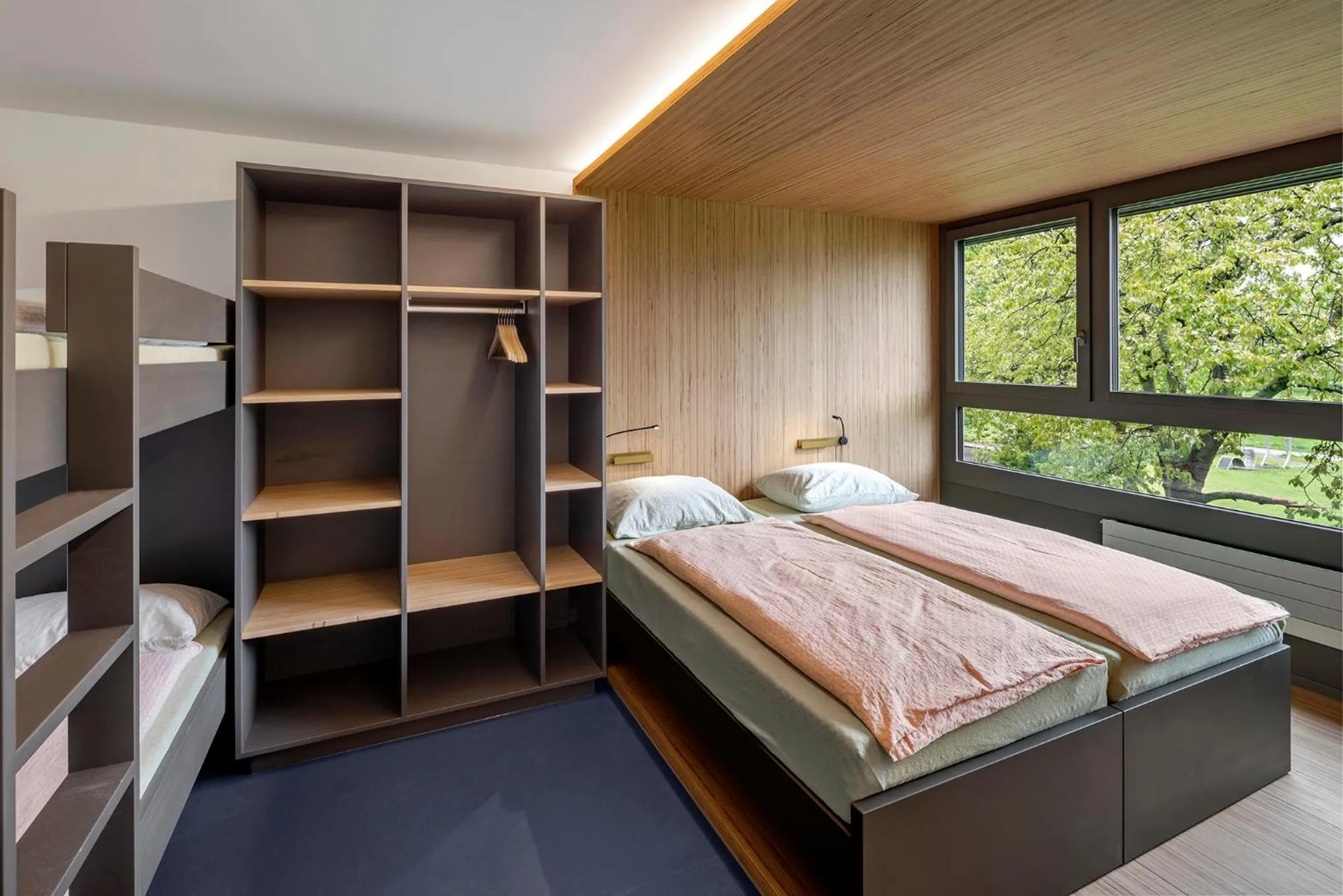 Photo of the whole room, Bed in Rapperswil-Jona Youth Hostel