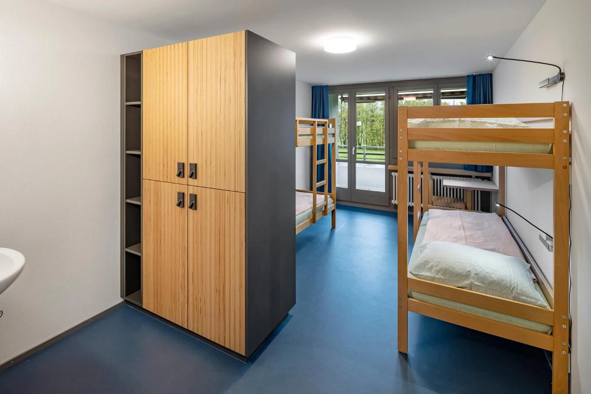 Photo of the whole room, Bed in Rapperswil-Jona Youth Hostel