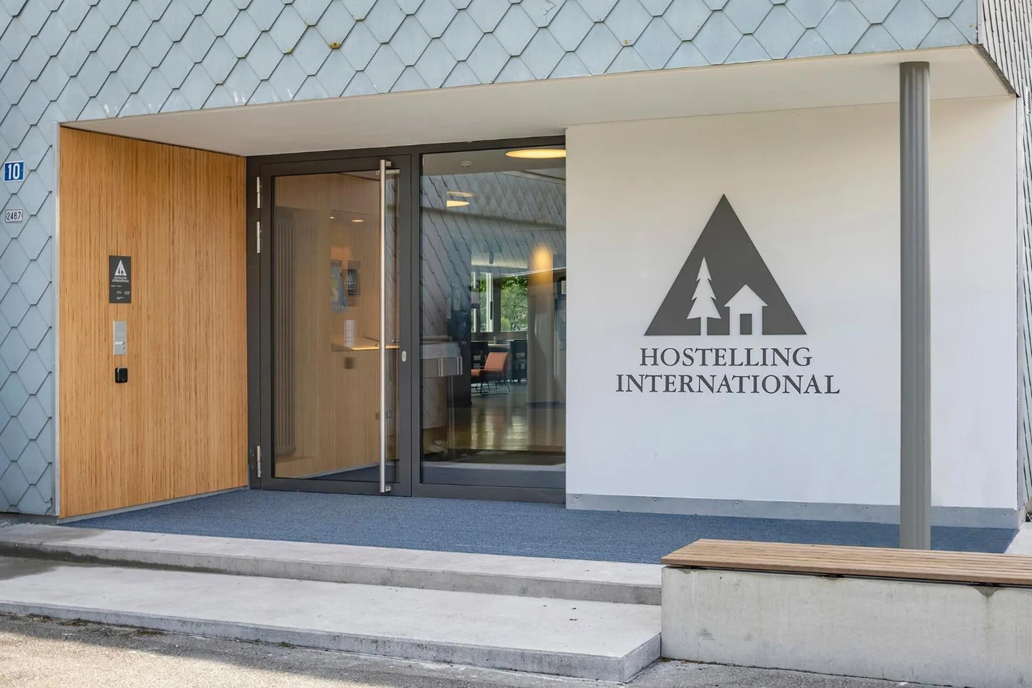 Facade/entrance in Rapperswil-Jona Youth Hostel