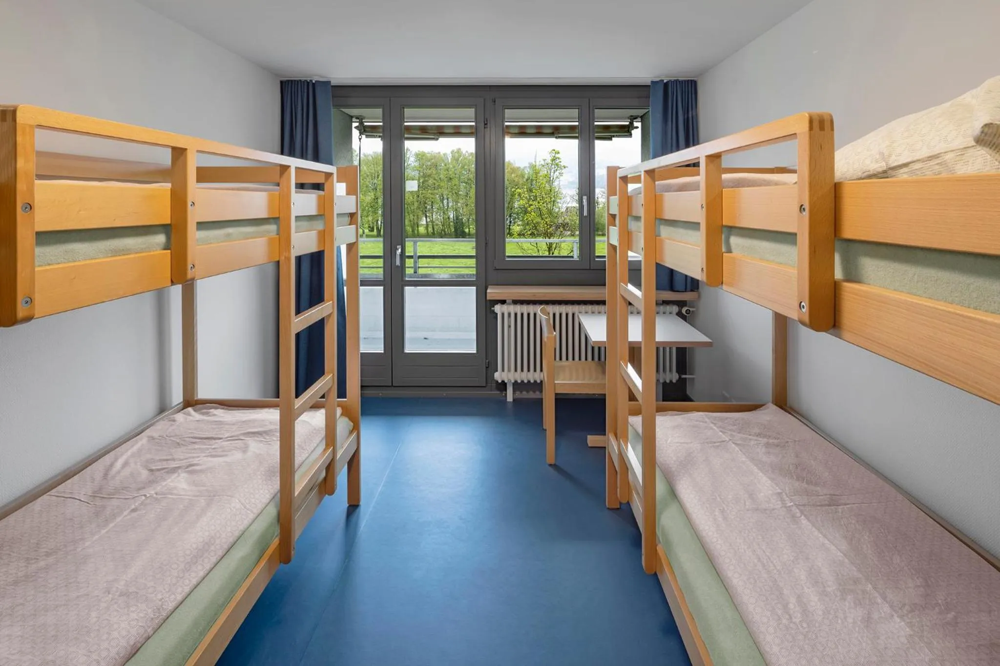 Photo of the whole room, Bed in Rapperswil-Jona Youth Hostel