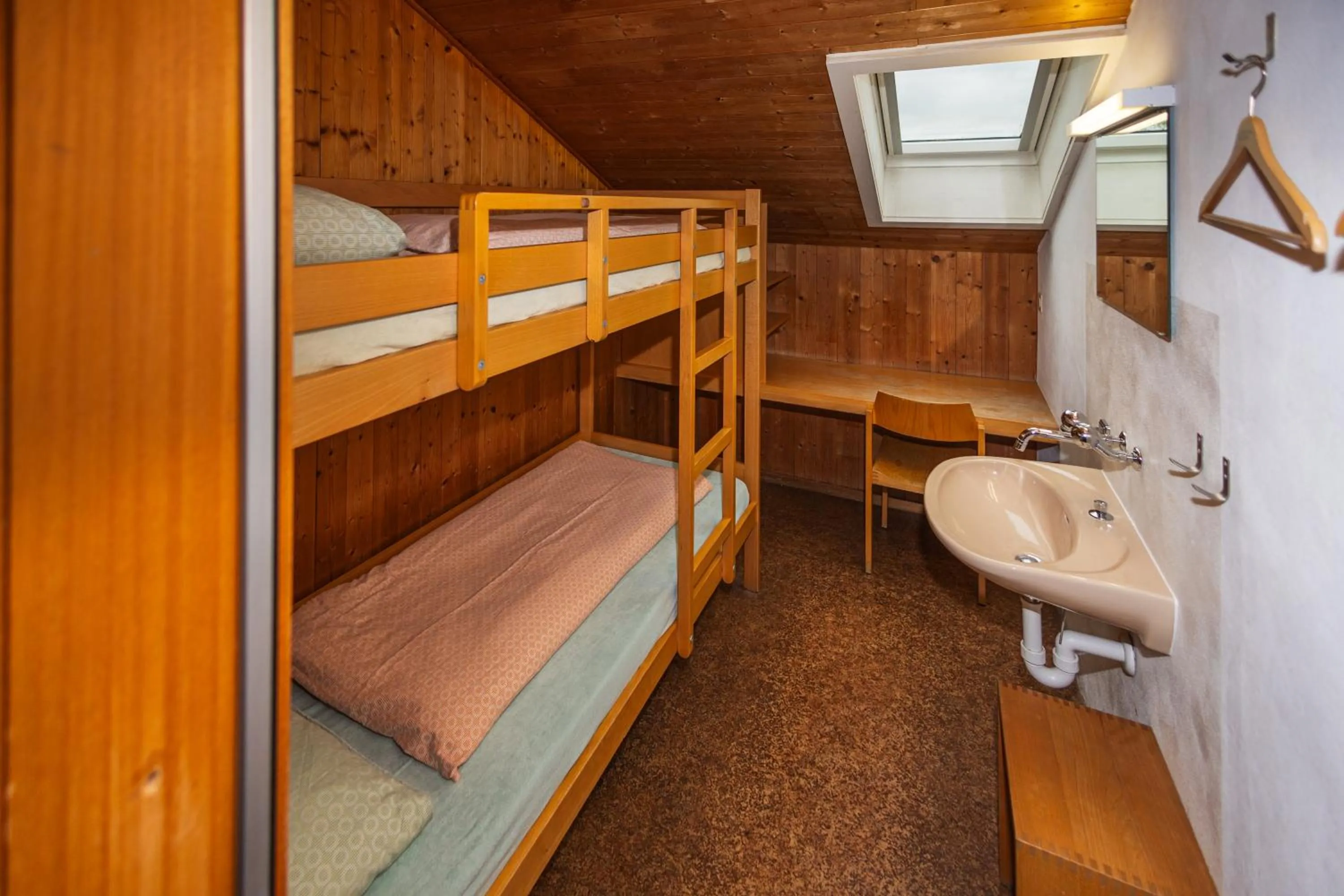 Bedroom, Bed in Stein am Rhein Youth Hostel