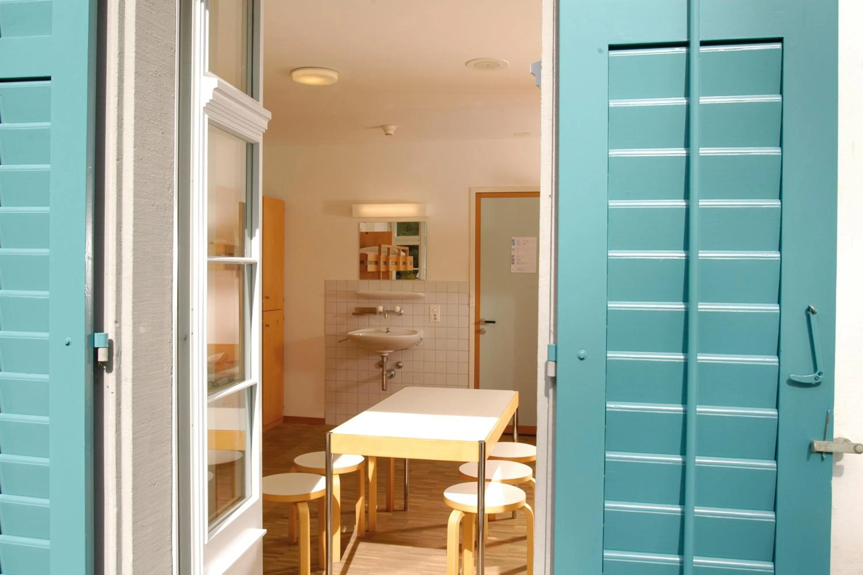 Photo of the whole room in Richterswil Youth Hostel