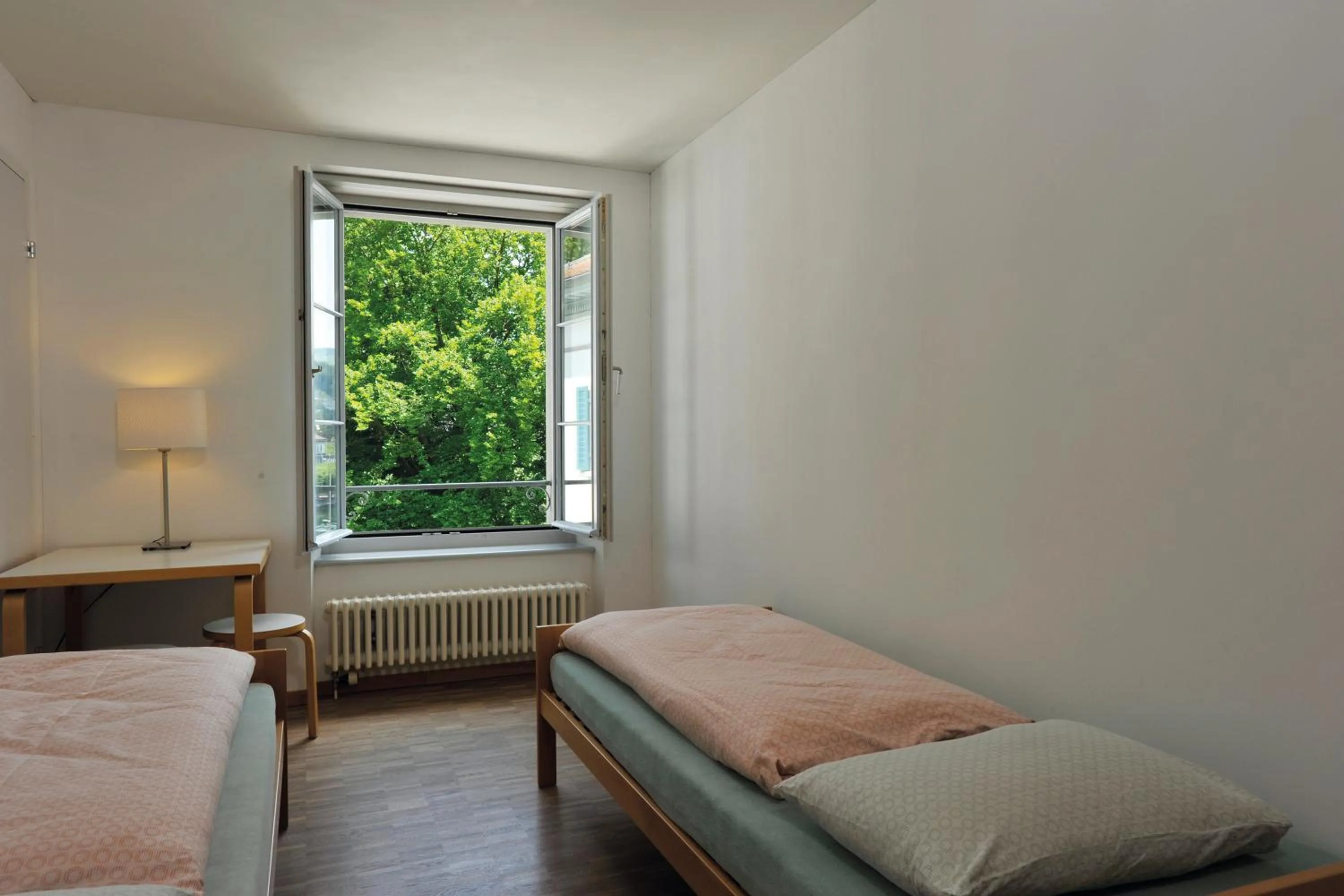 Photo of the whole room, Bed in Richterswil Youth Hostel