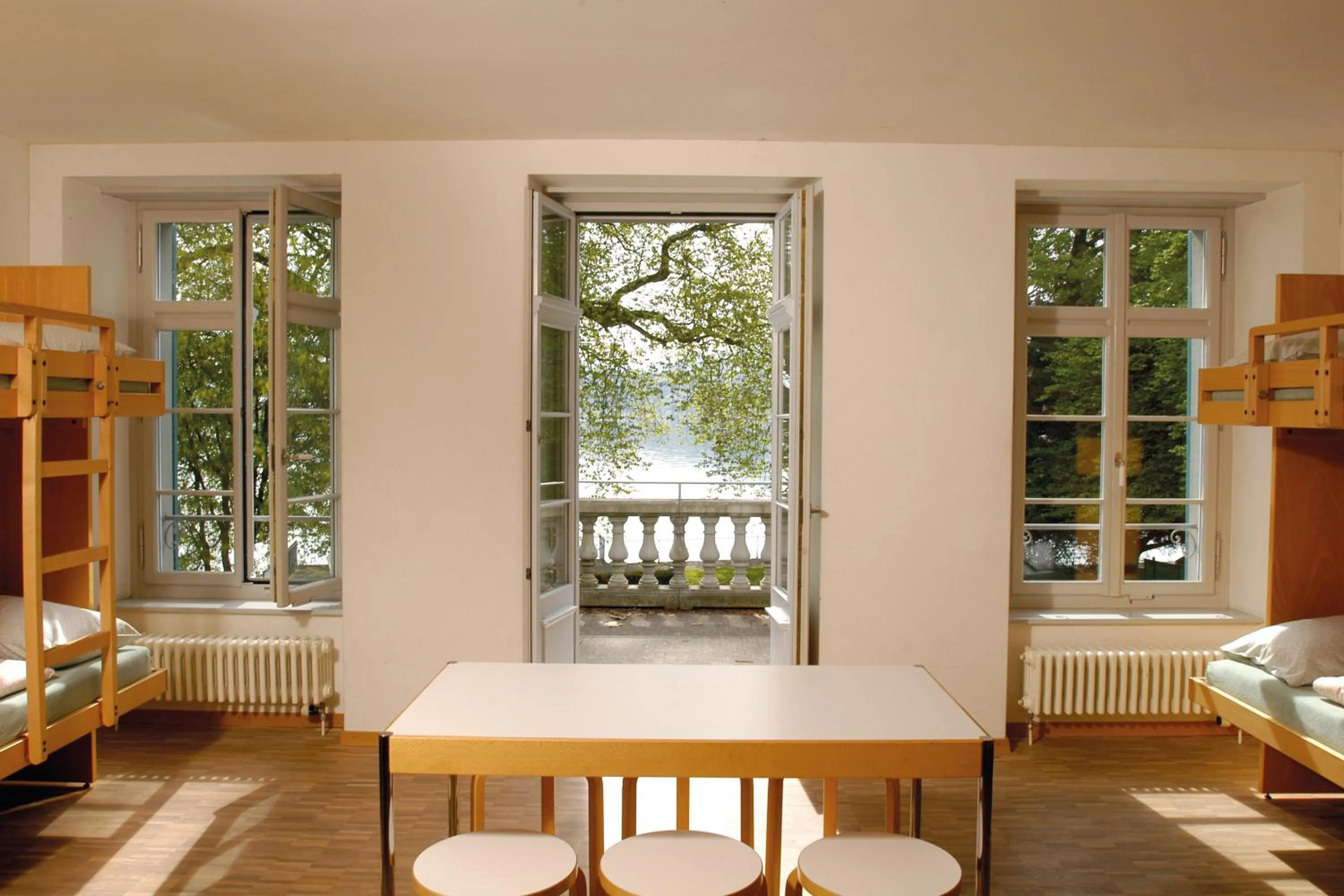 Photo of the whole room in Richterswil Youth Hostel