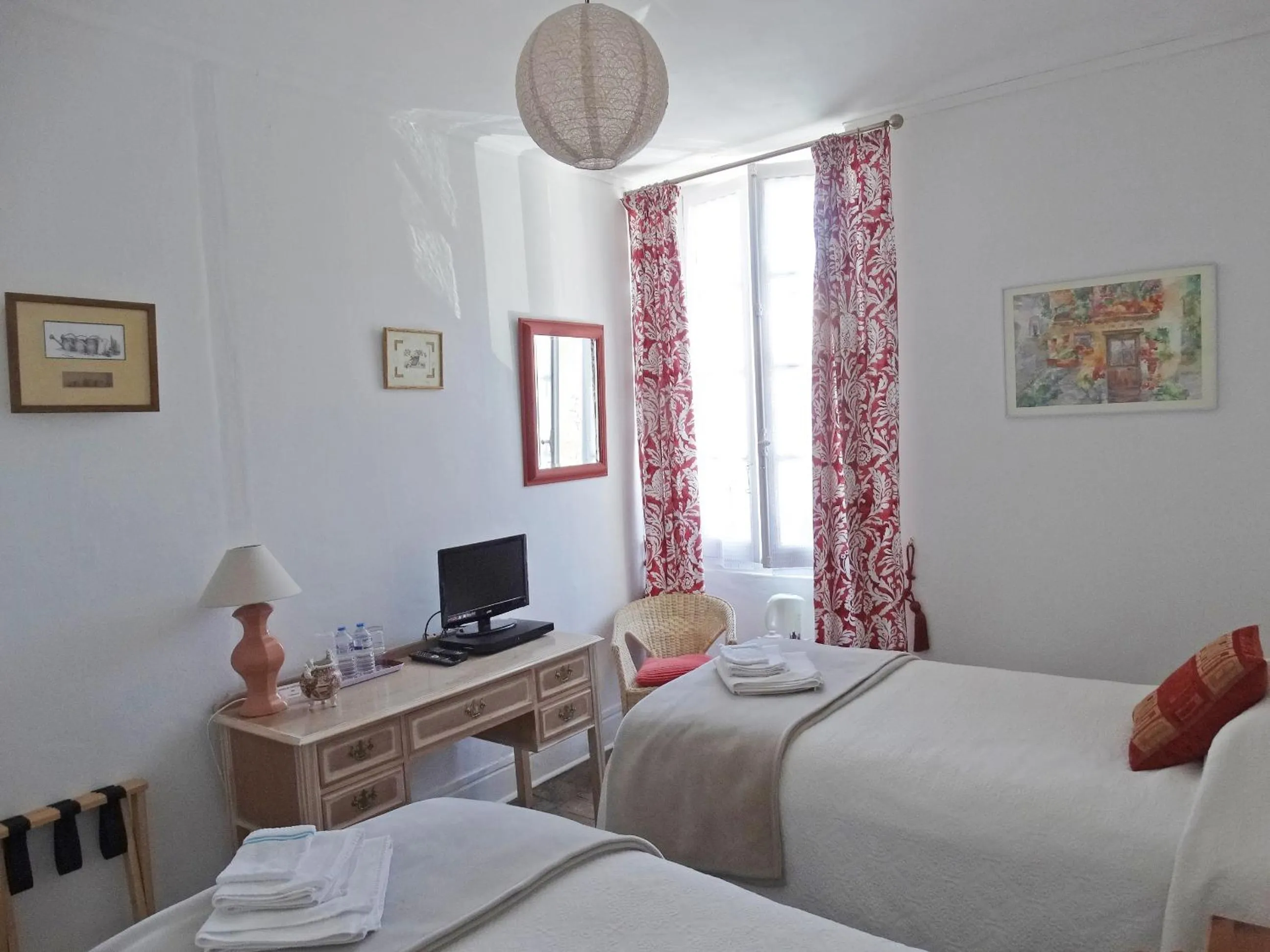 Bedroom, Bed in Maison de Fortitude Chambres d'hotes