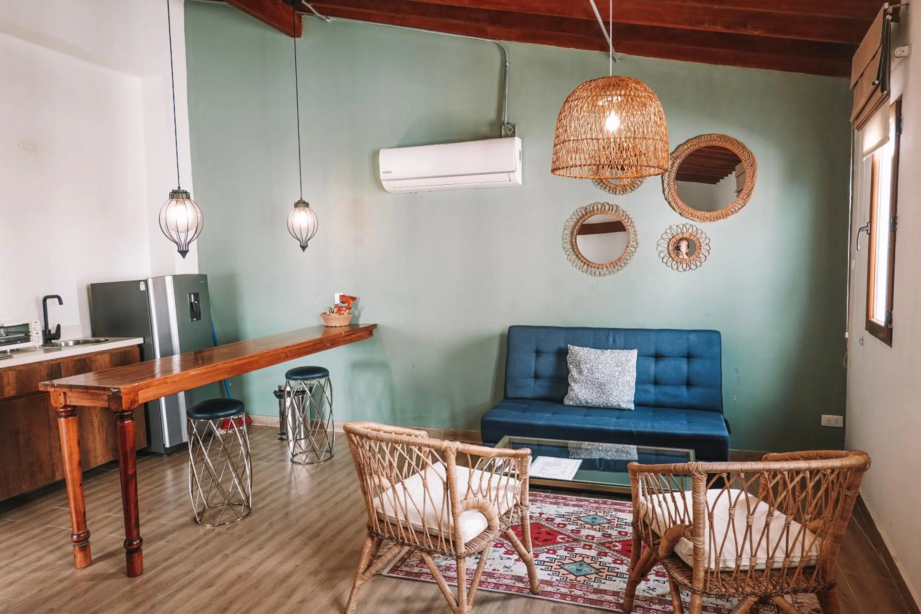Seating area in Soy Local Centro Histórico