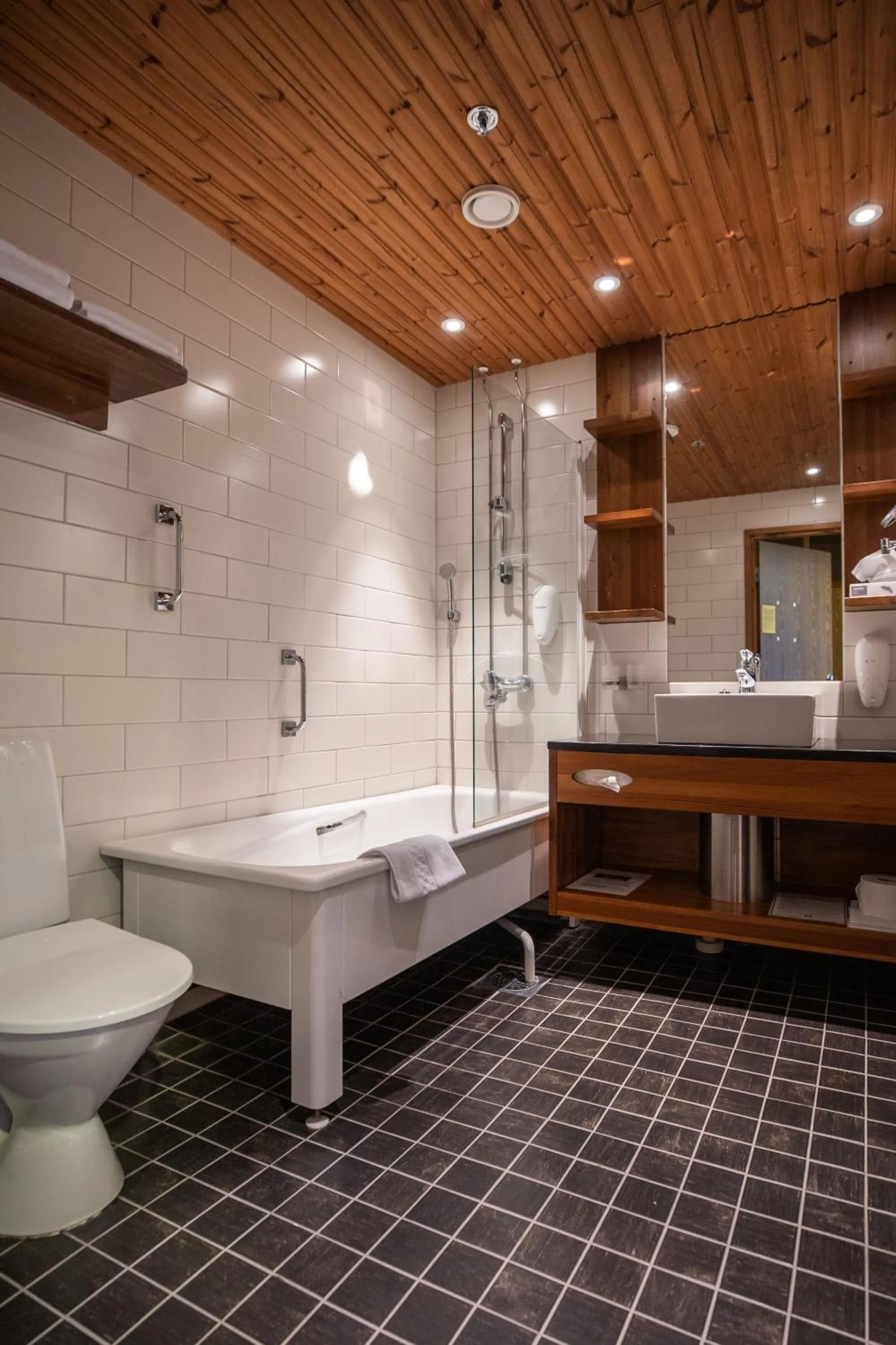 Bathroom in Santa's Hotel Tunturi