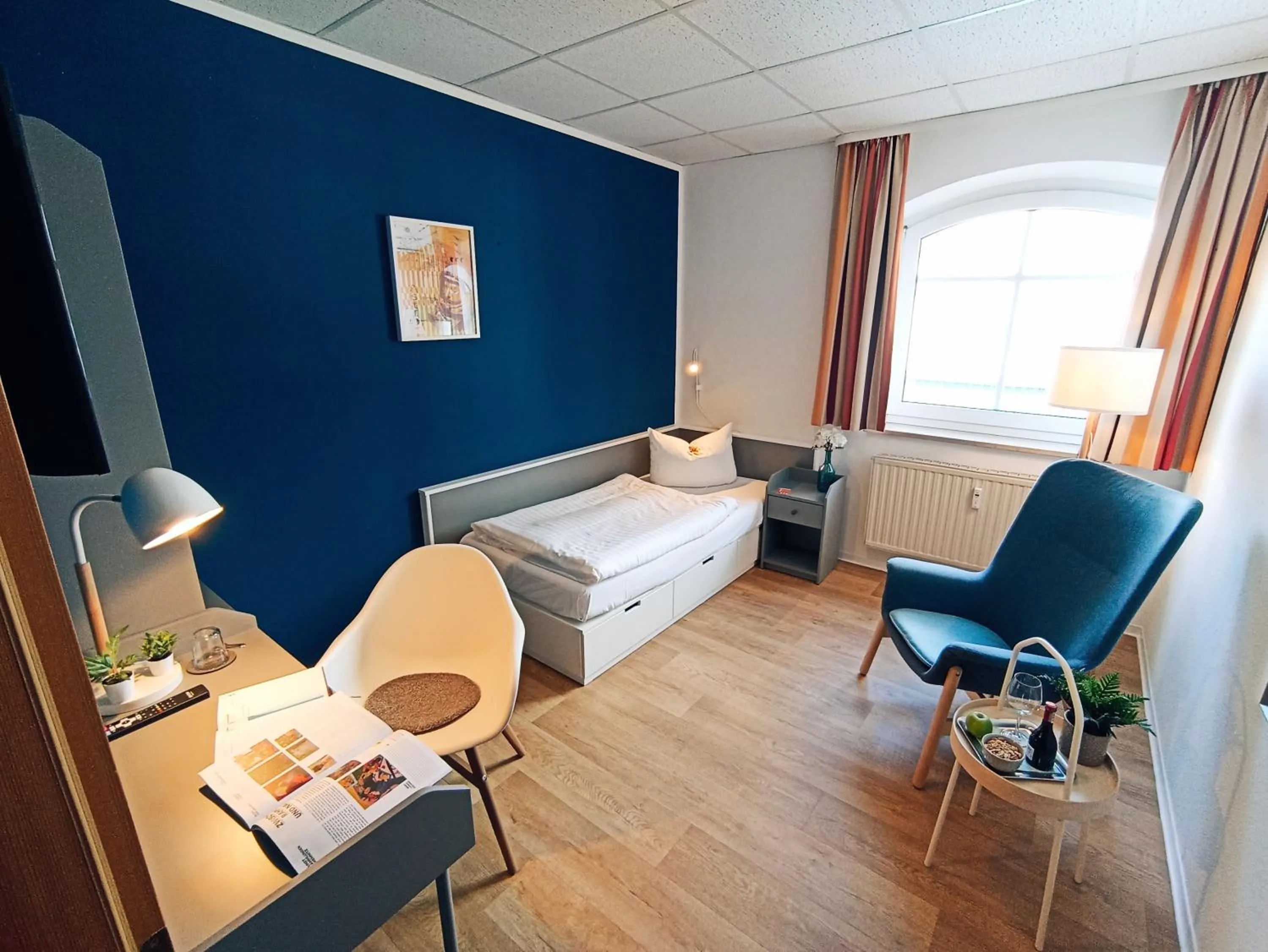 Photo of the whole room, Bed in City Hotel