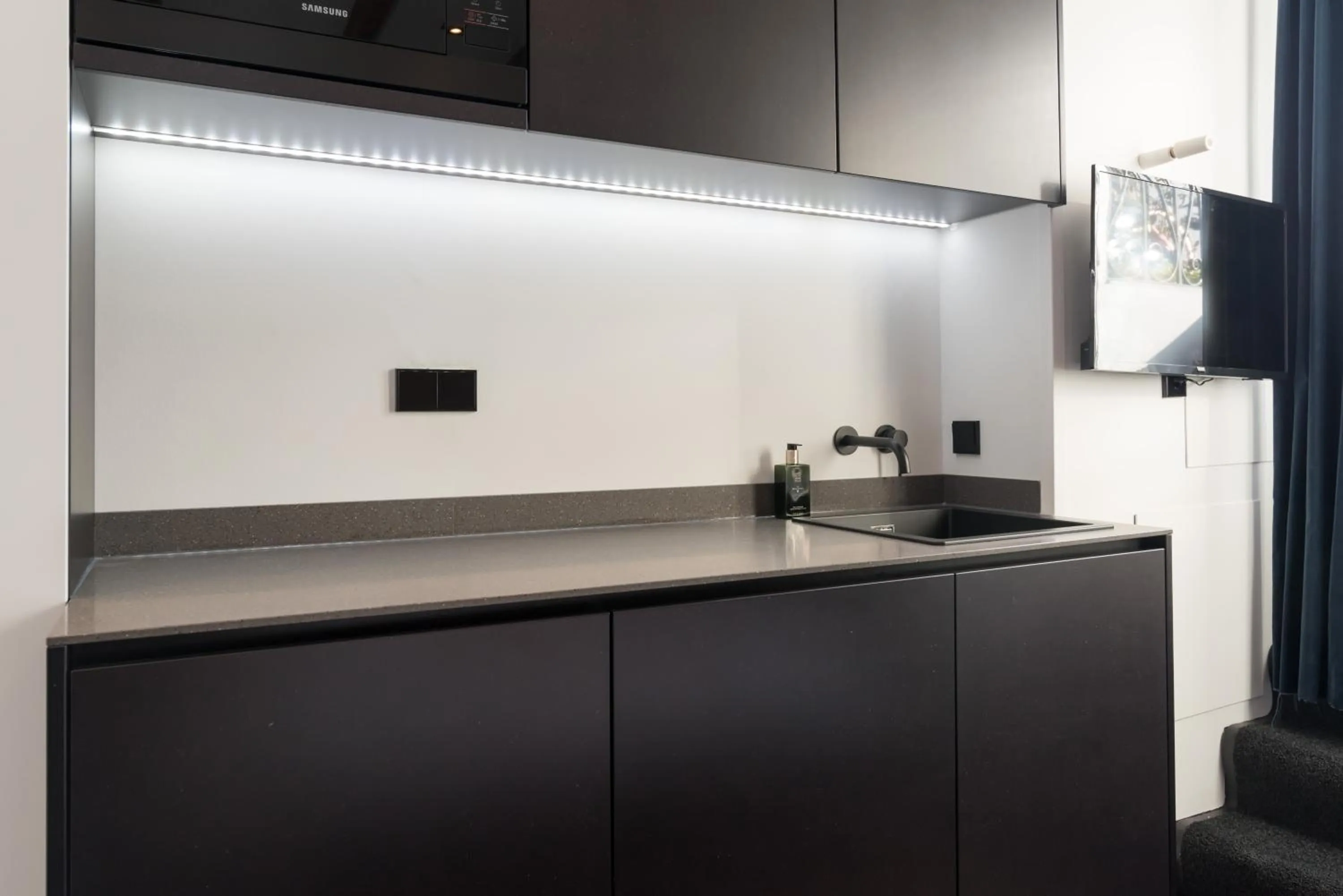 City centre studio canal belt