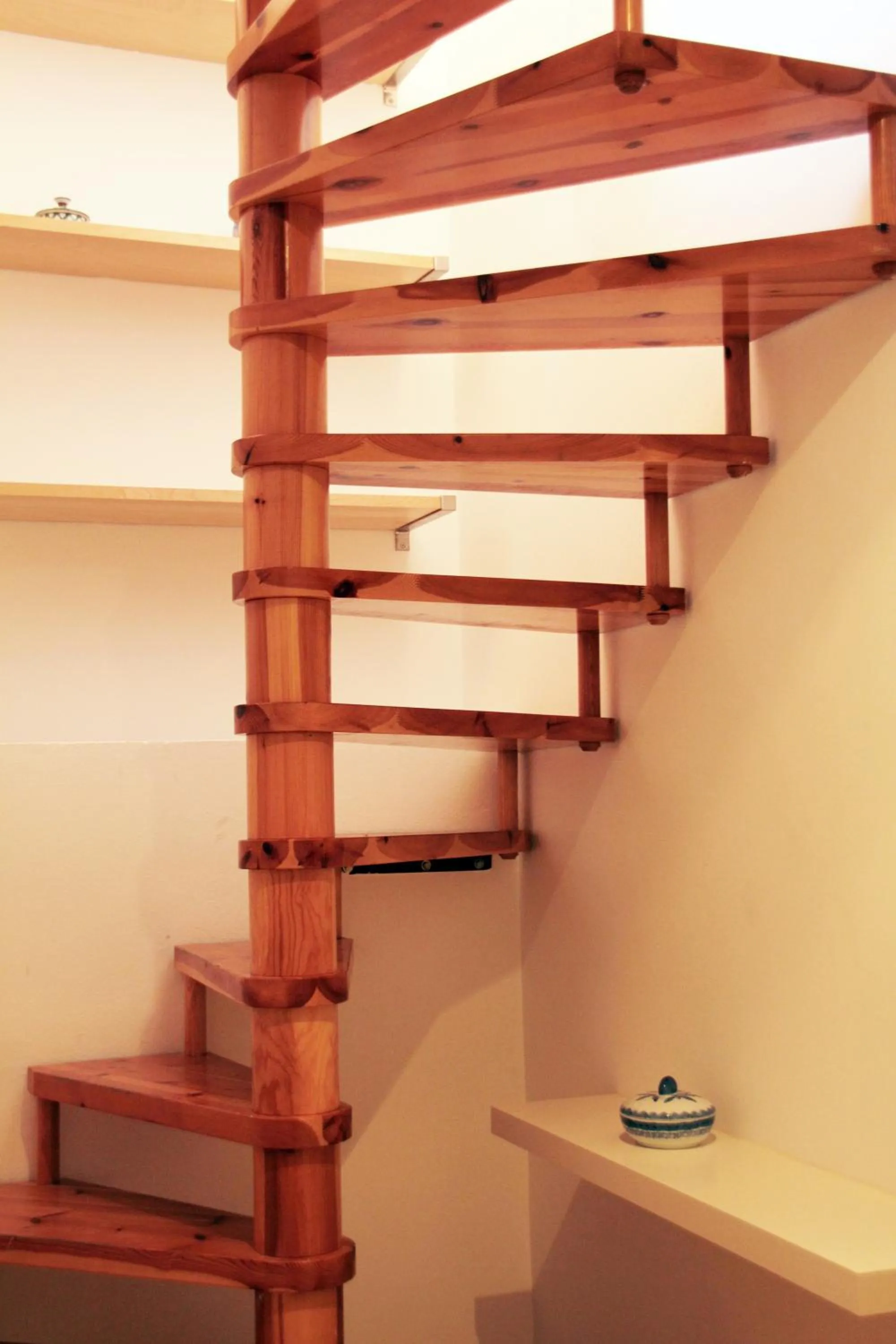 Decorative detail in Alguera Apartments Napols