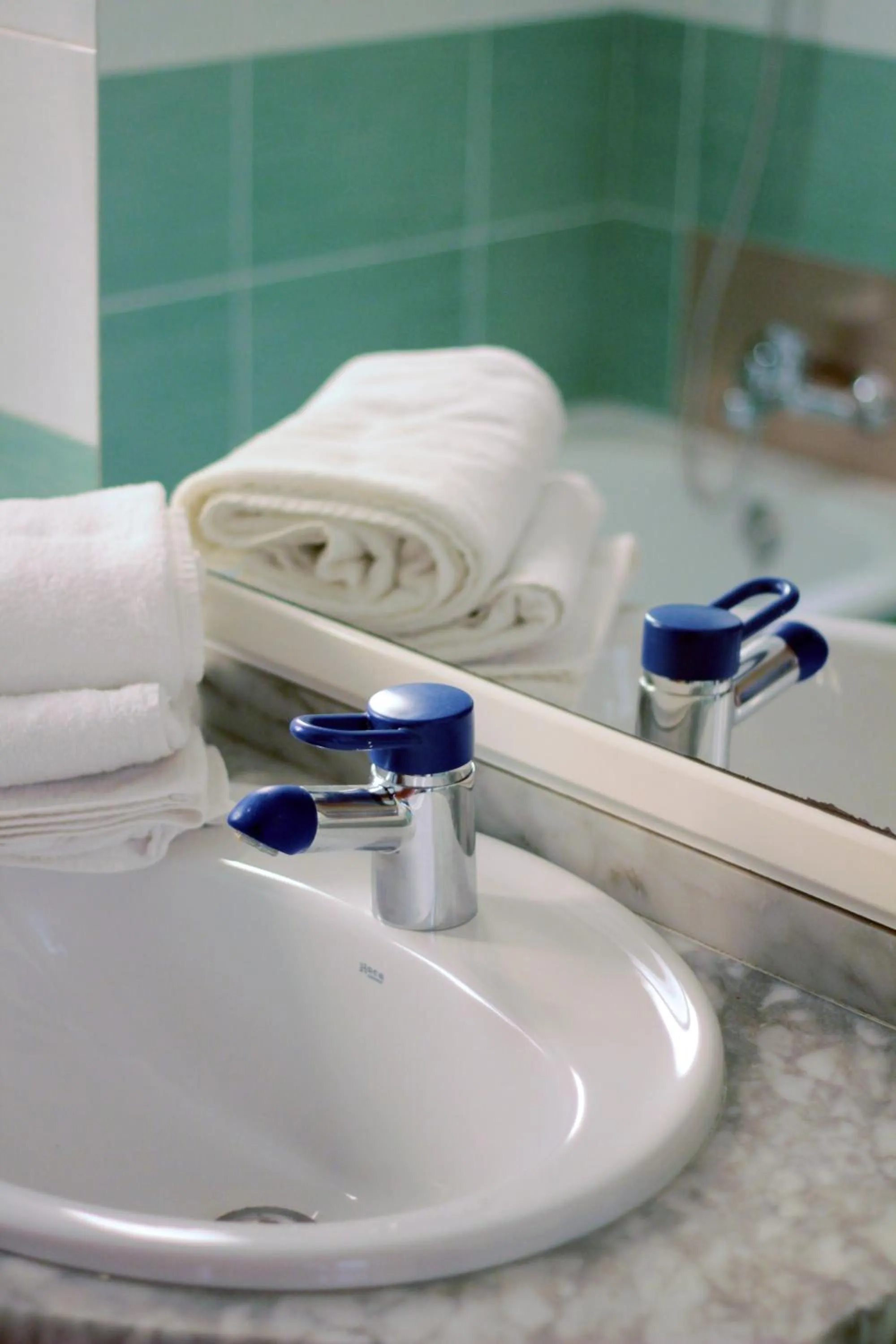 Bathroom in Alguera Apartments Napols