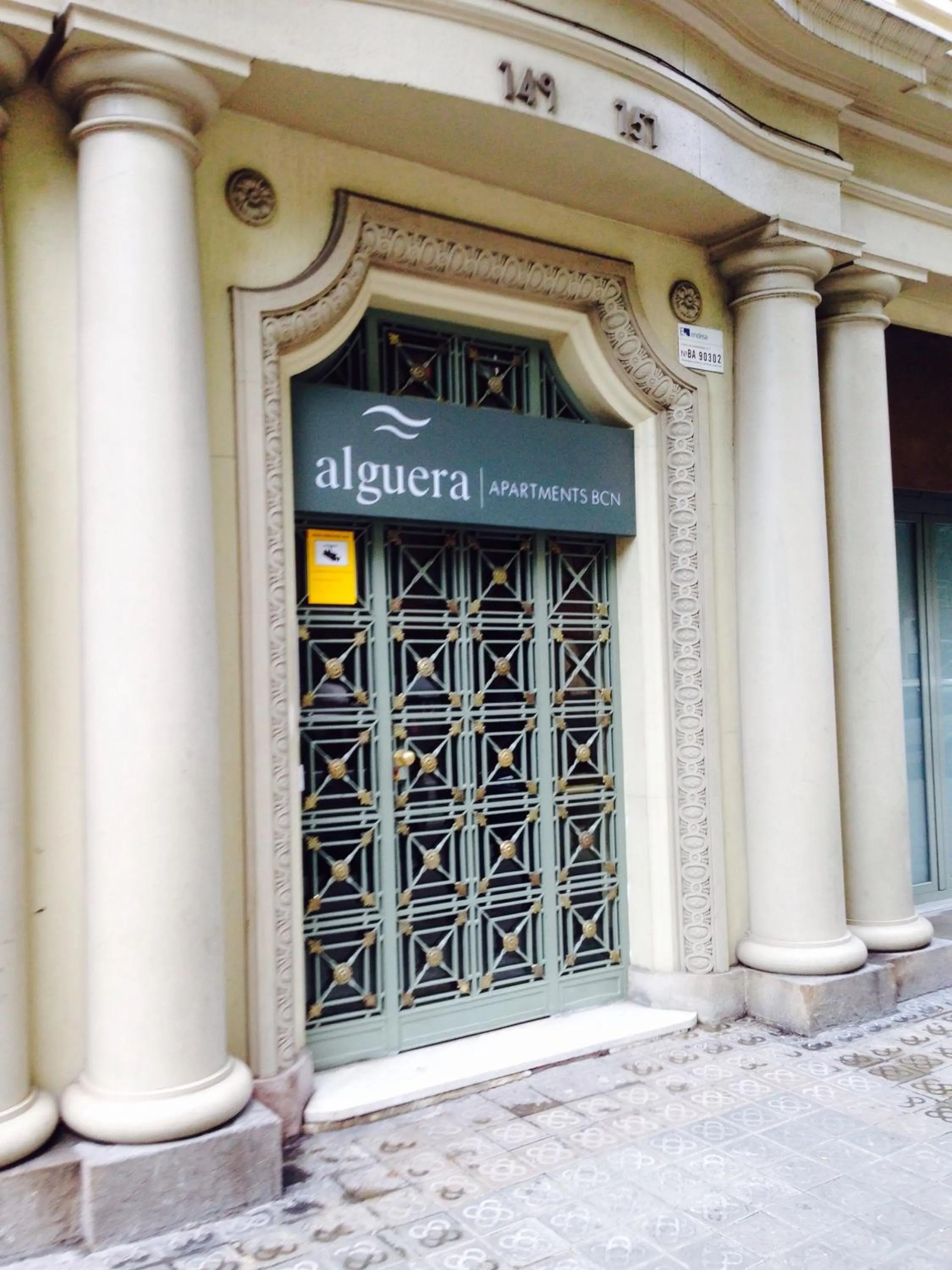 Facade/entrance in Alguera Apartments Napols