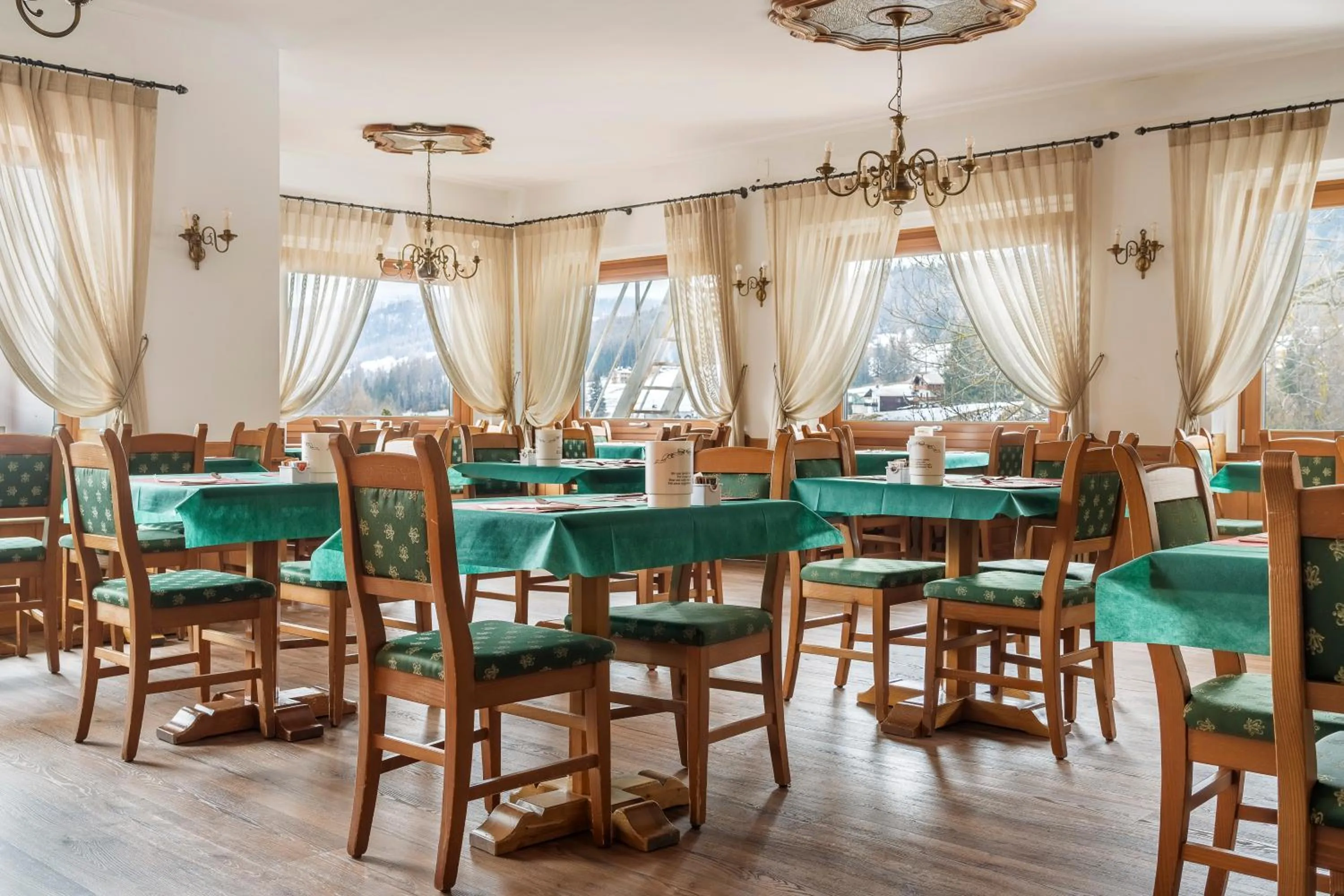 Restaurant/places to eat in Nord Hotel
