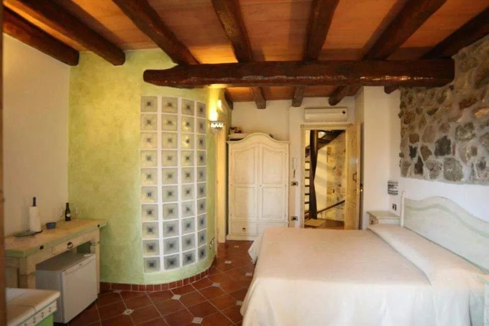 Bed in Romeo e Giulietta Scilla