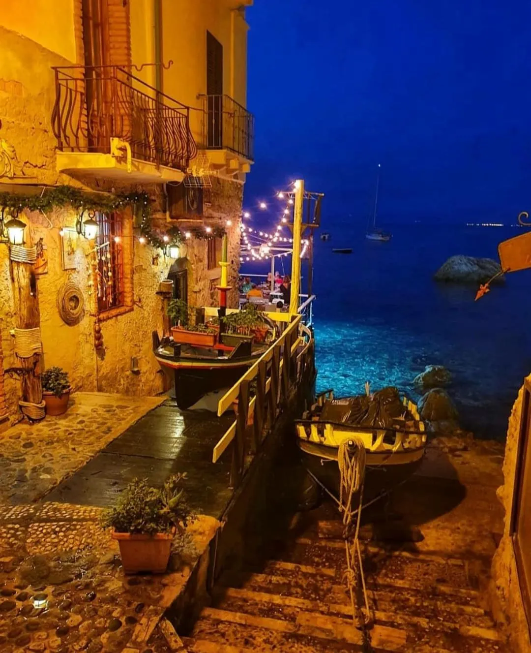 Property building in Romeo e Giulietta Scilla