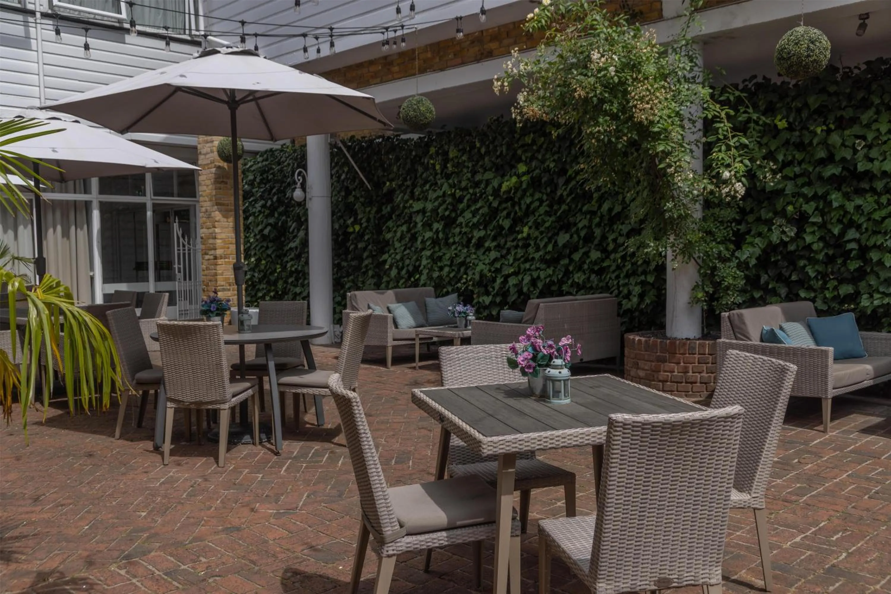 Restaurant/places to eat in Best Western Ship Hotel