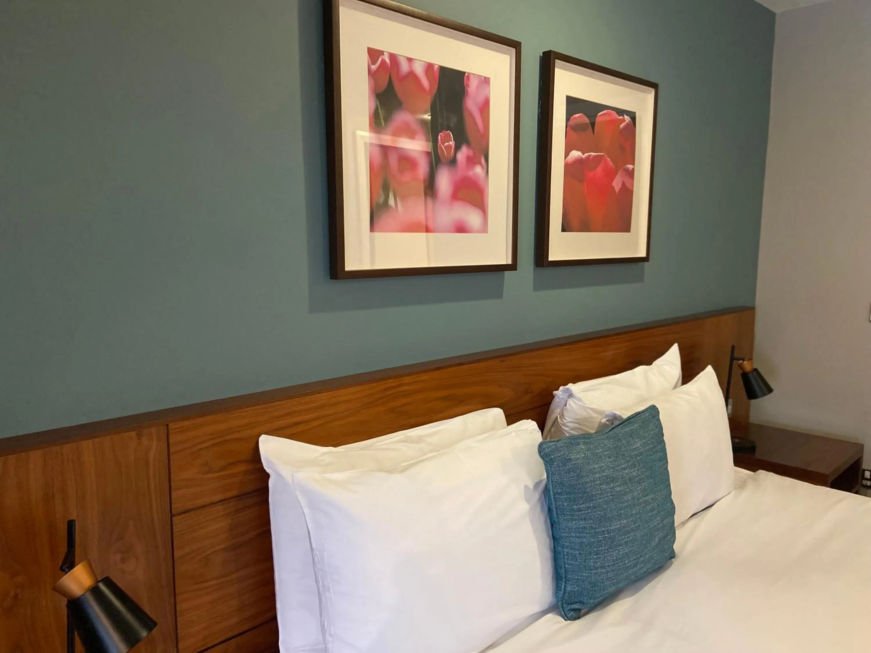 Bed in Best Western Ship Hotel