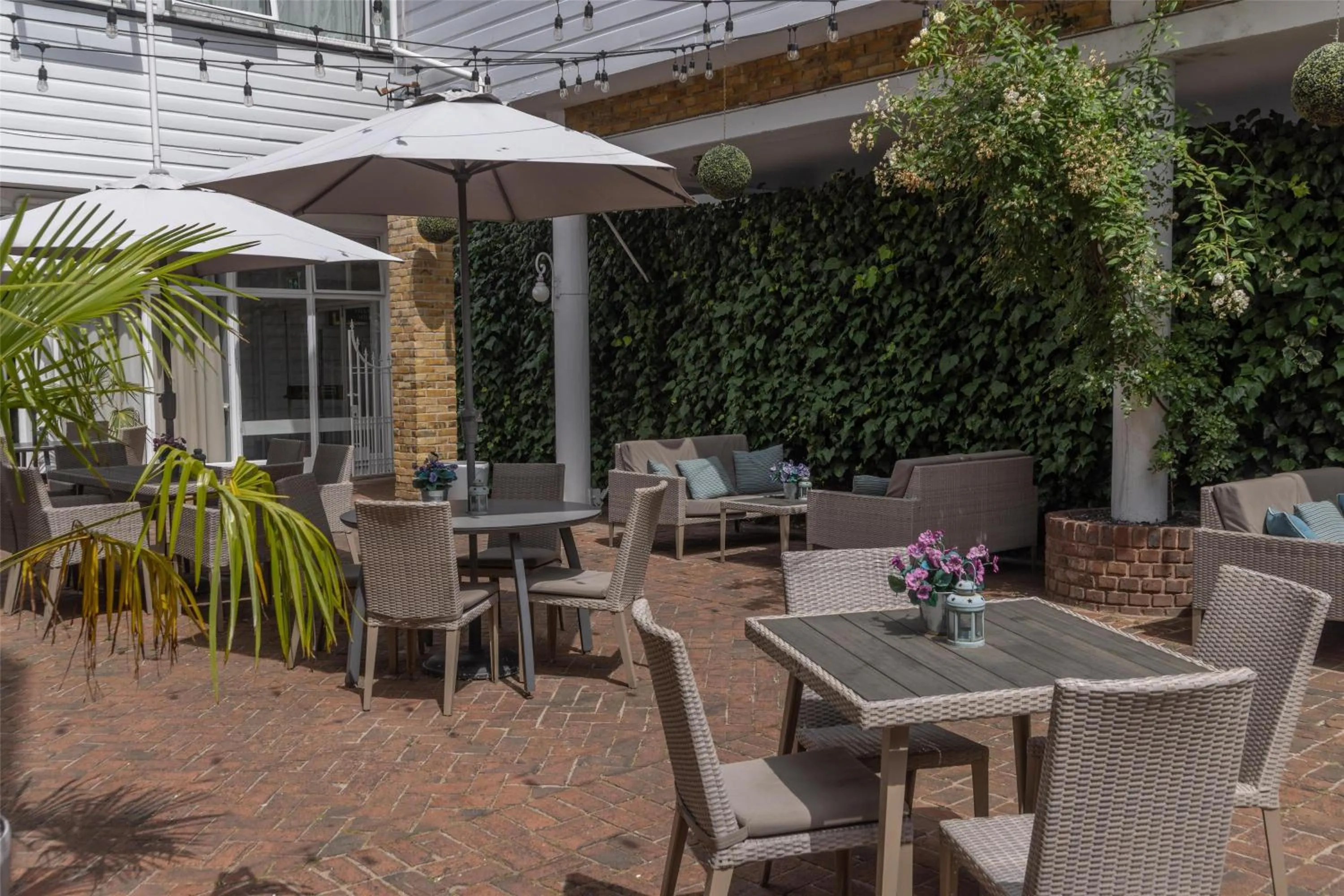 Restaurant/places to eat in Best Western Ship Hotel