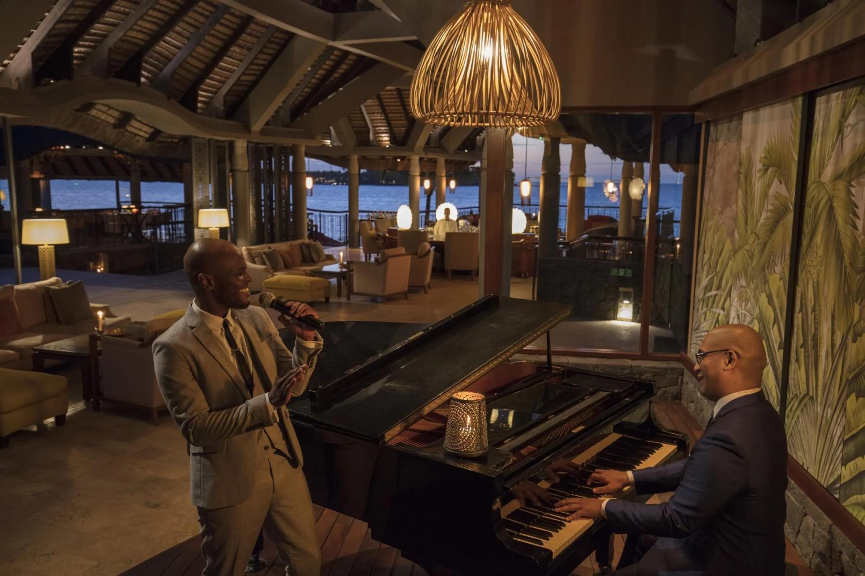 Lounge or bar in Royal Palm Beachcomber Luxury