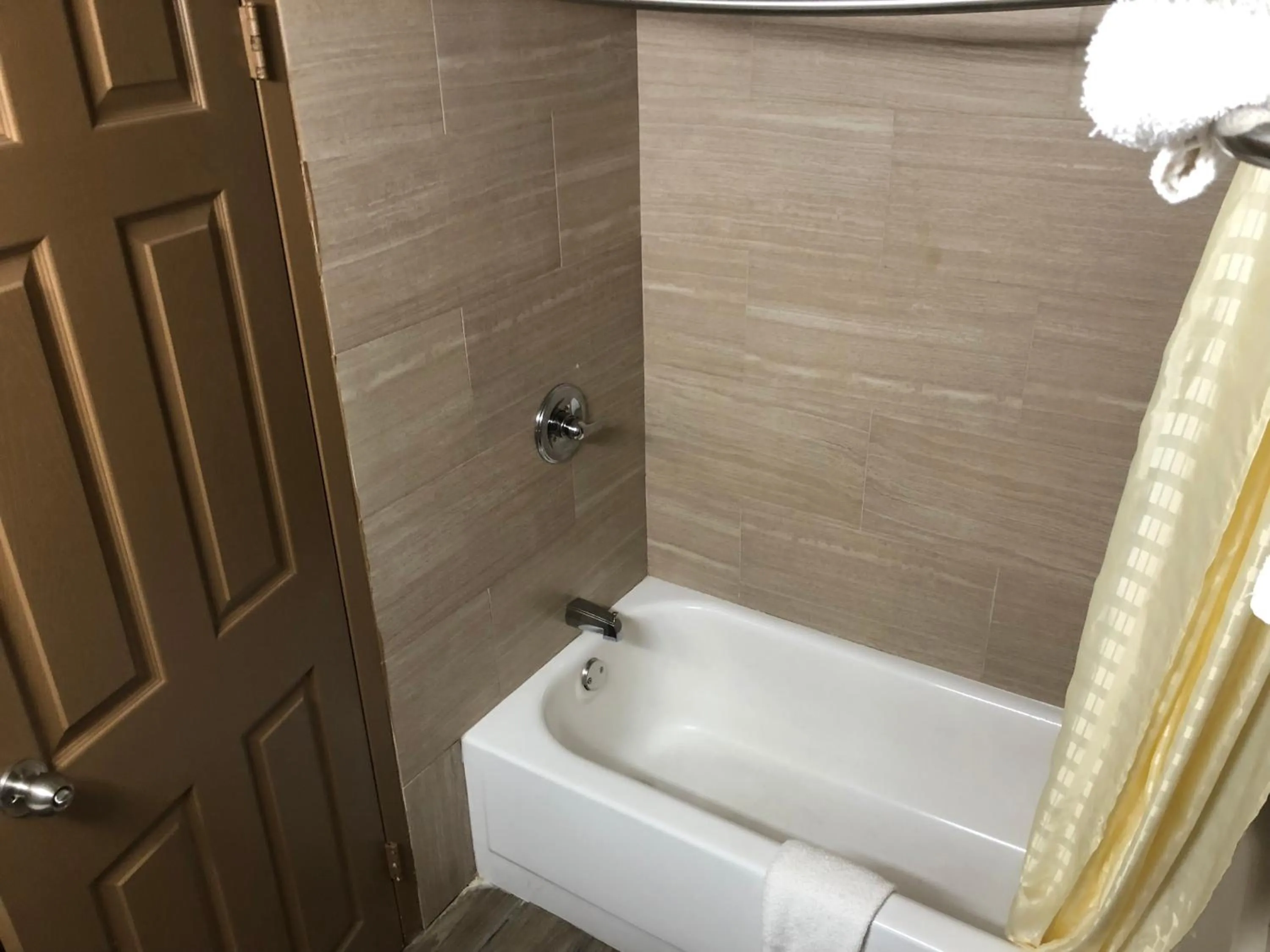 Economy Inn North Randall