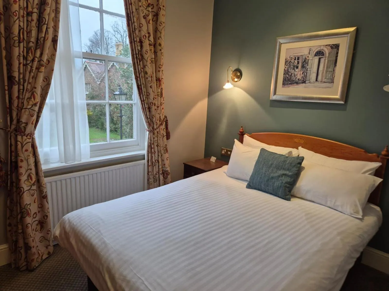 Bedroom, Bed in Warren Lodge