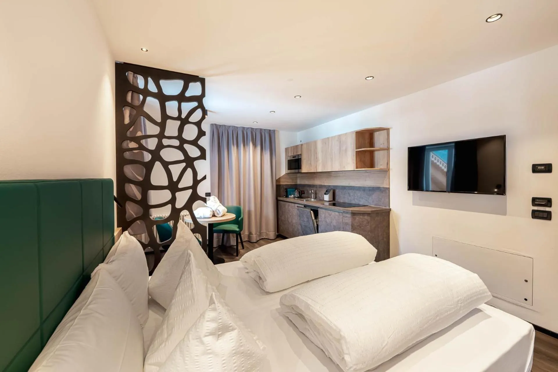 Bedroom, Bed in Hotel Chalet Sas Morin