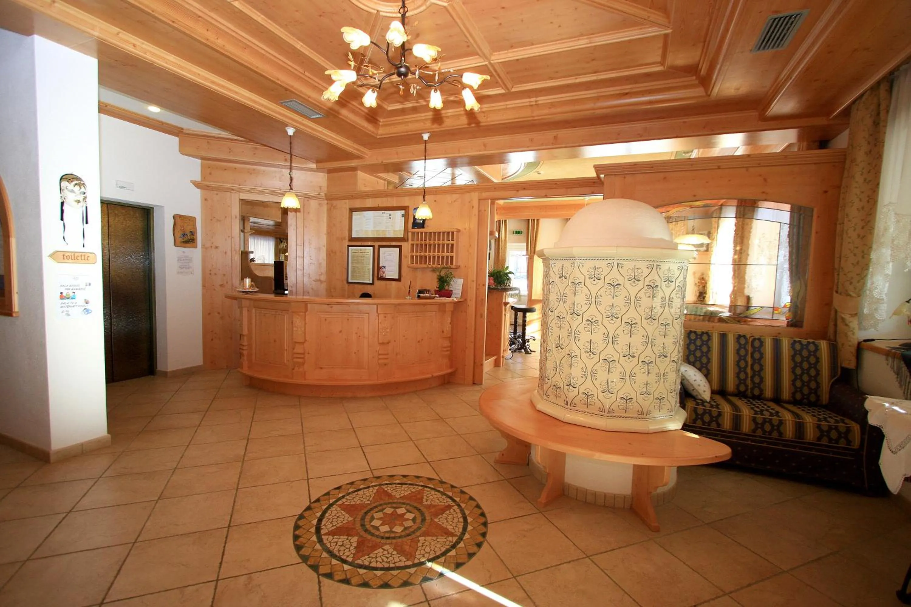 Lobby or reception in Hotel Chalet Sas Morin