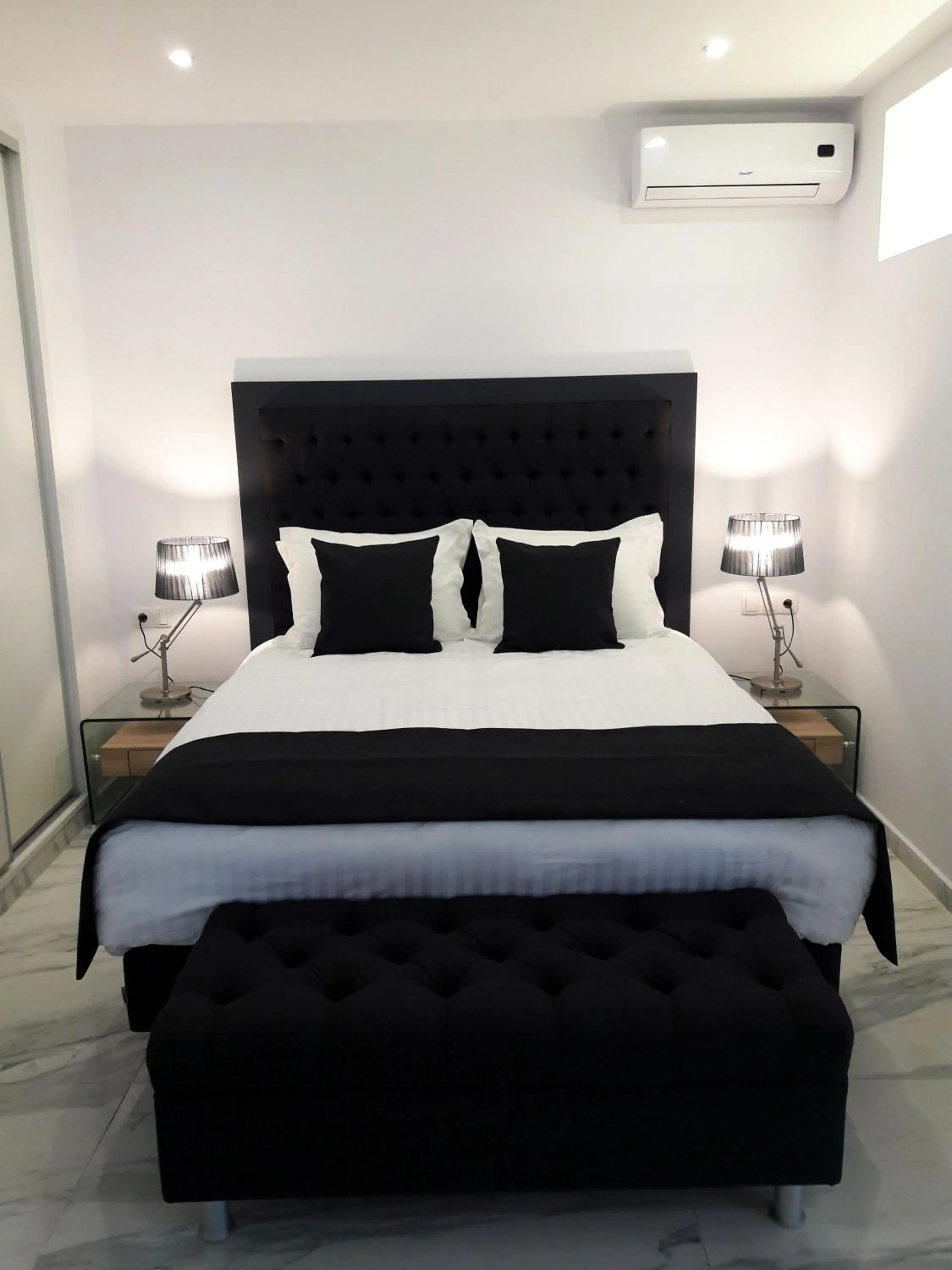 Bed in Salonikiou Beach Apartments & Villas