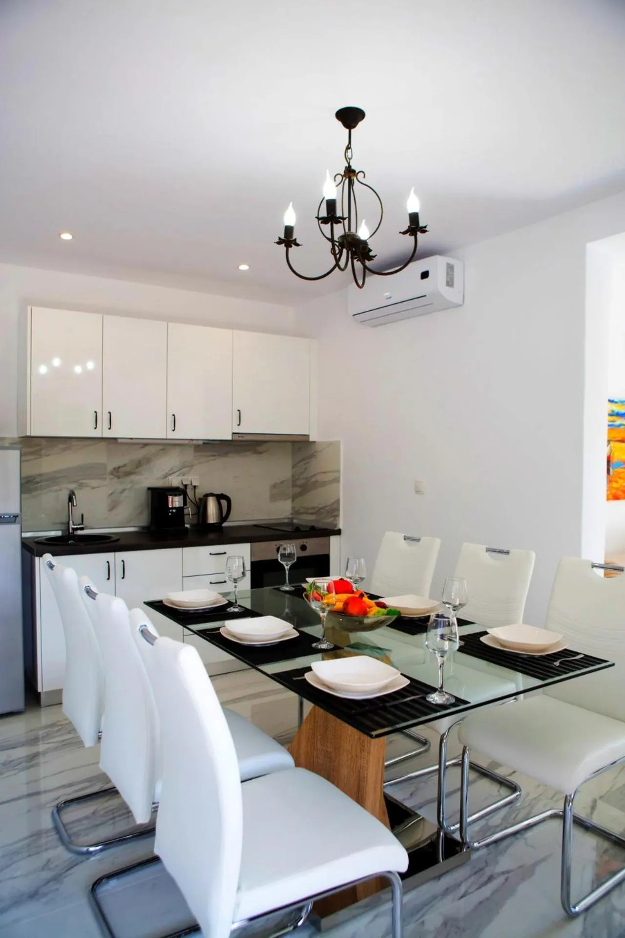 Kitchen or kitchenette in Salonikiou Beach Apartments & Villas