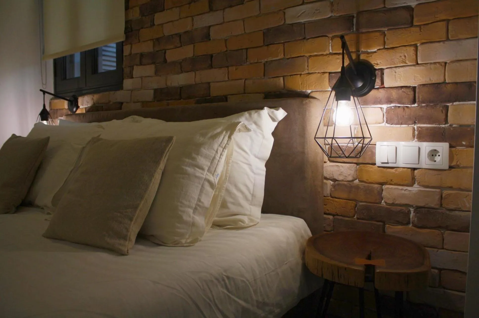 Bed in Salonikiou Beach Apartments & Villas