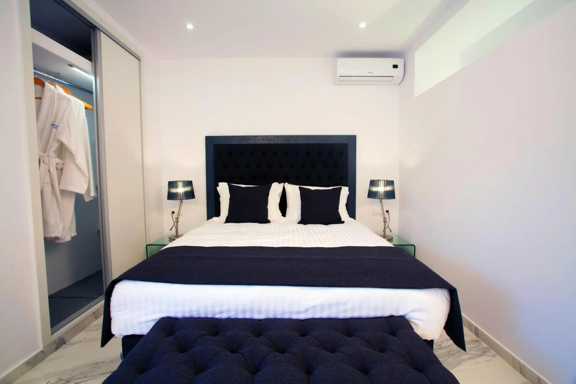 Bed in Salonikiou Beach Apartments & Villas