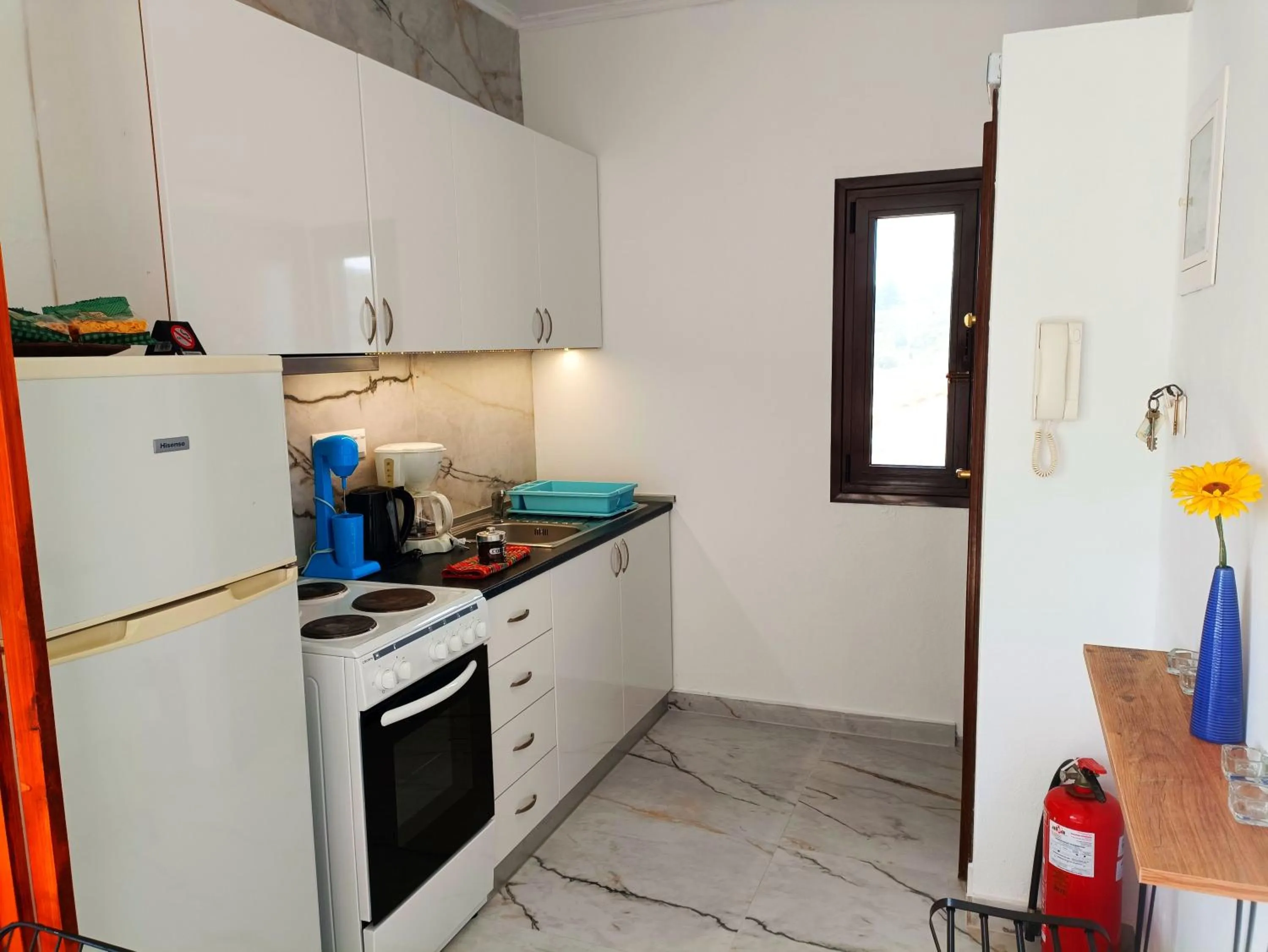 Salonikiou Beach Apartments & Villas