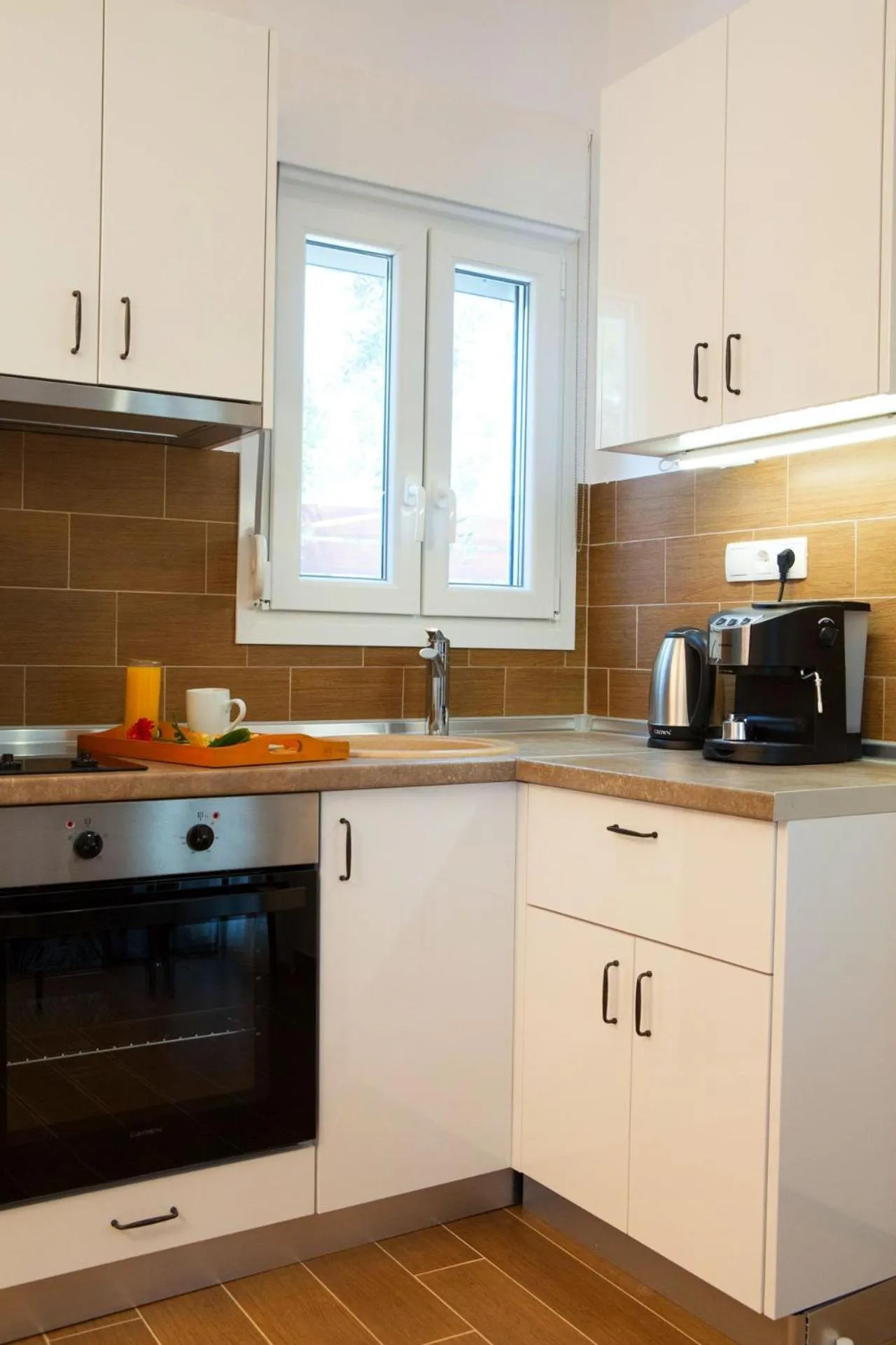 Coffee/tea facilities in Salonikiou Beach Apartments & Villas