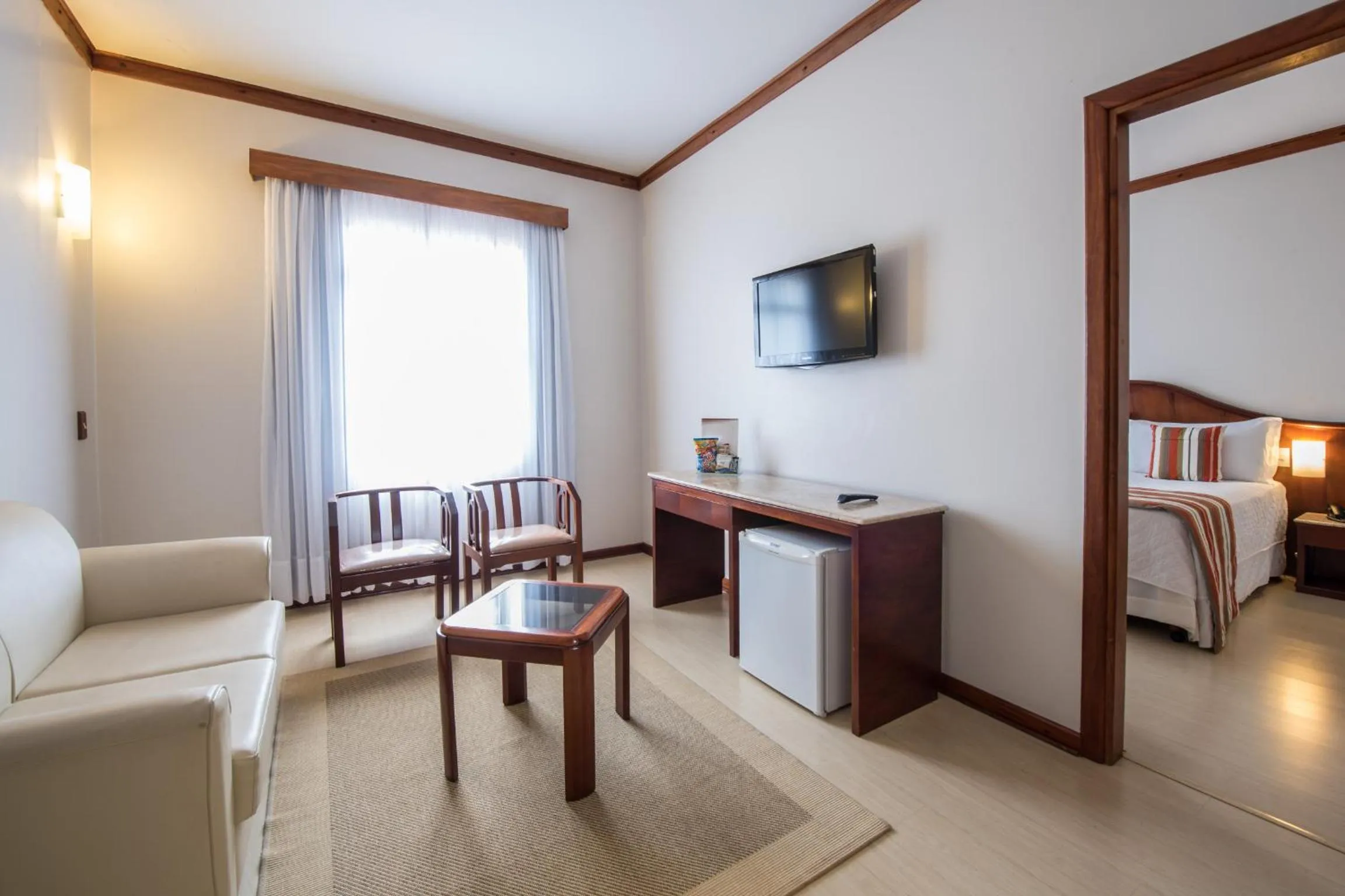 Bathroom, Bed in Hotel Carlton Plaza