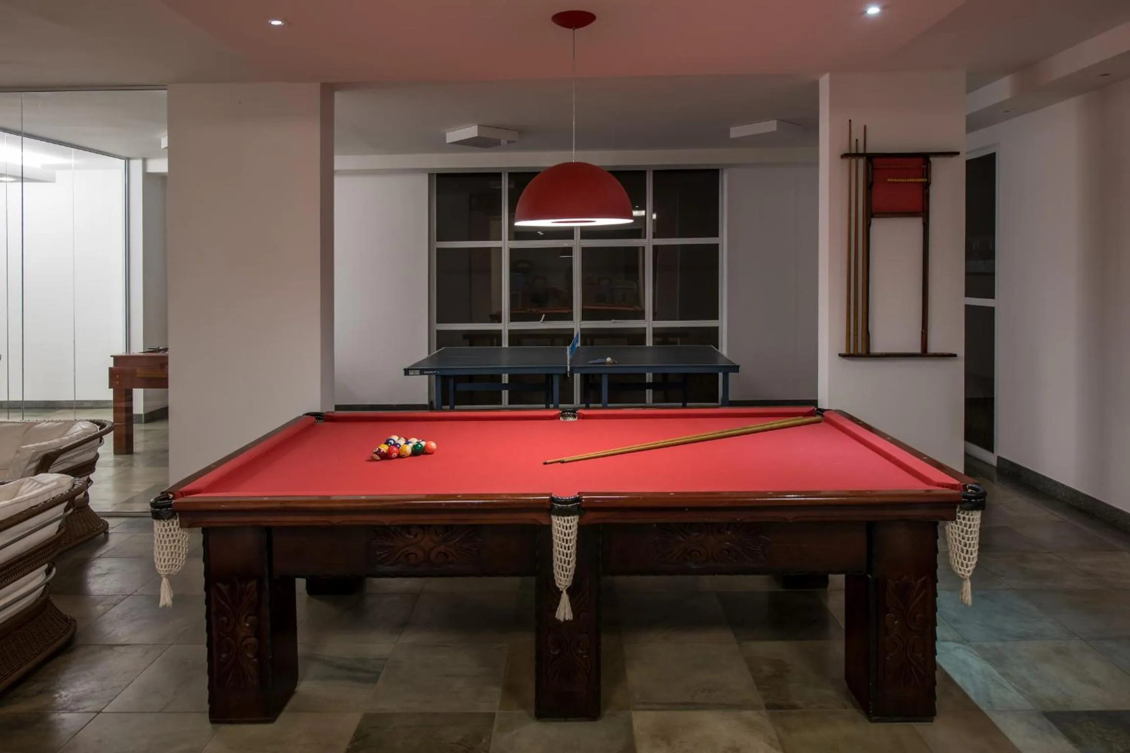 Billiard in Hotel Carlton Plaza