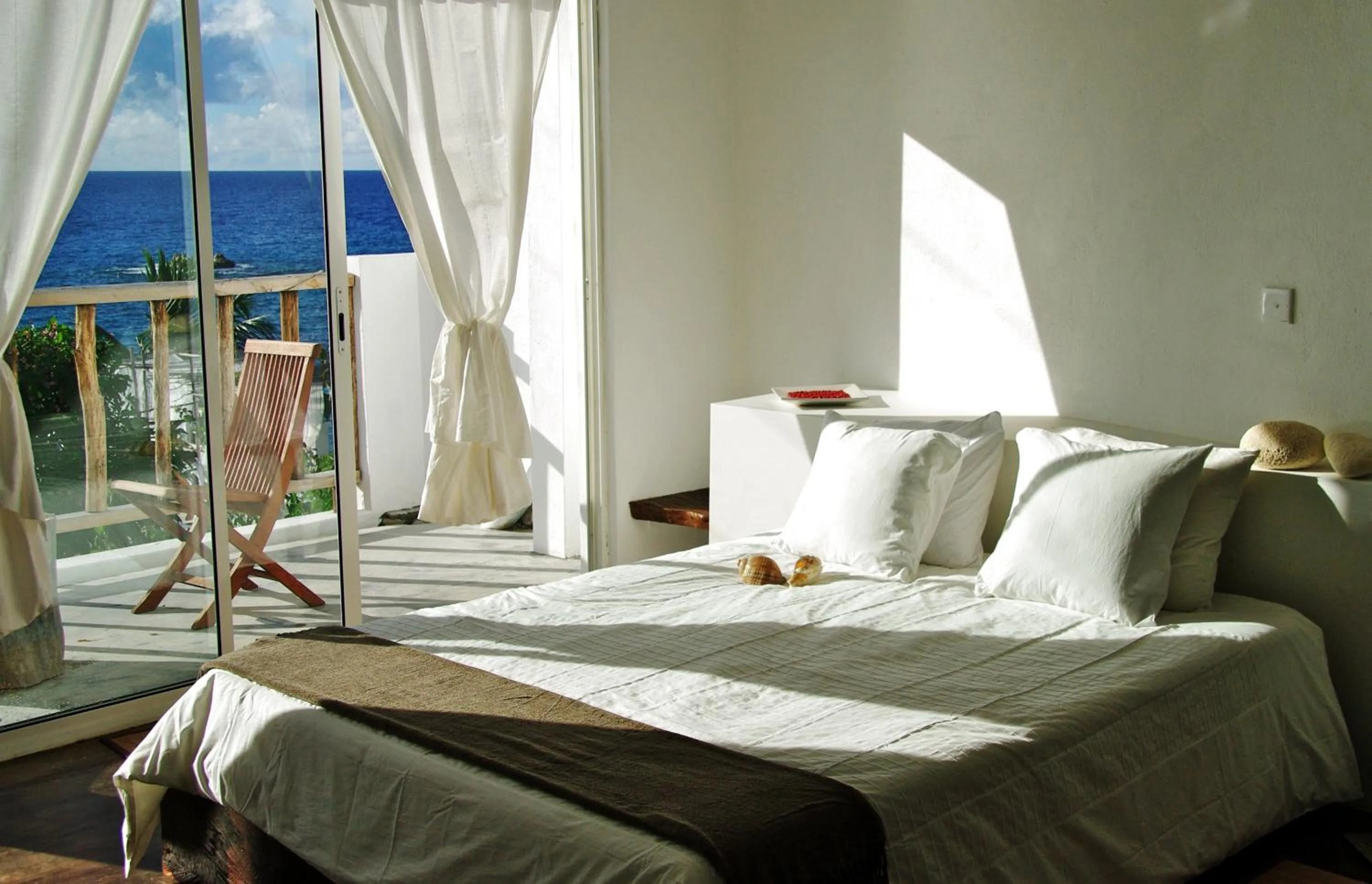 Photo of the whole room, Bed in Bliss Boutique Hotel Seychelles