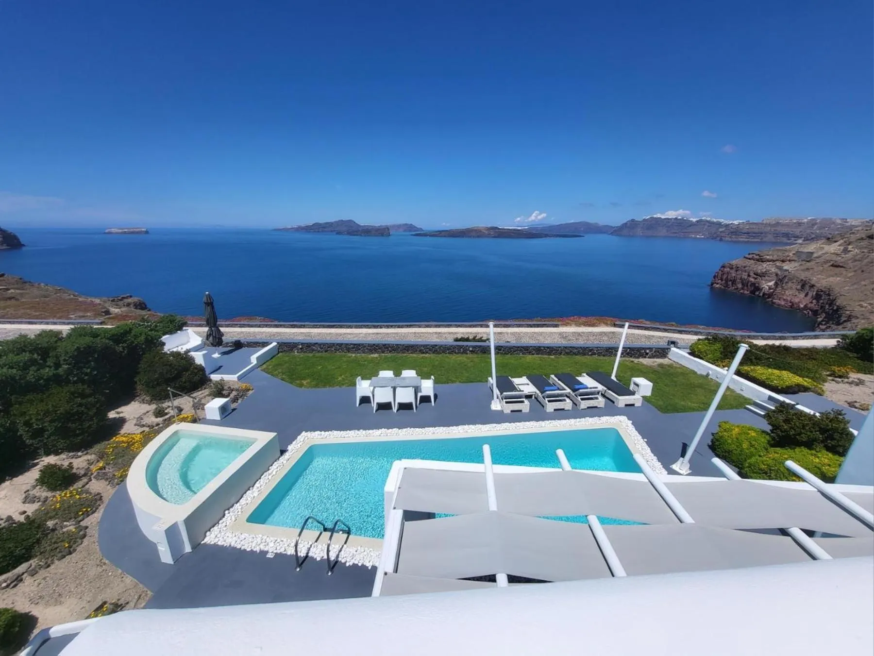 Property building in Santorini Princess Presidential Suites