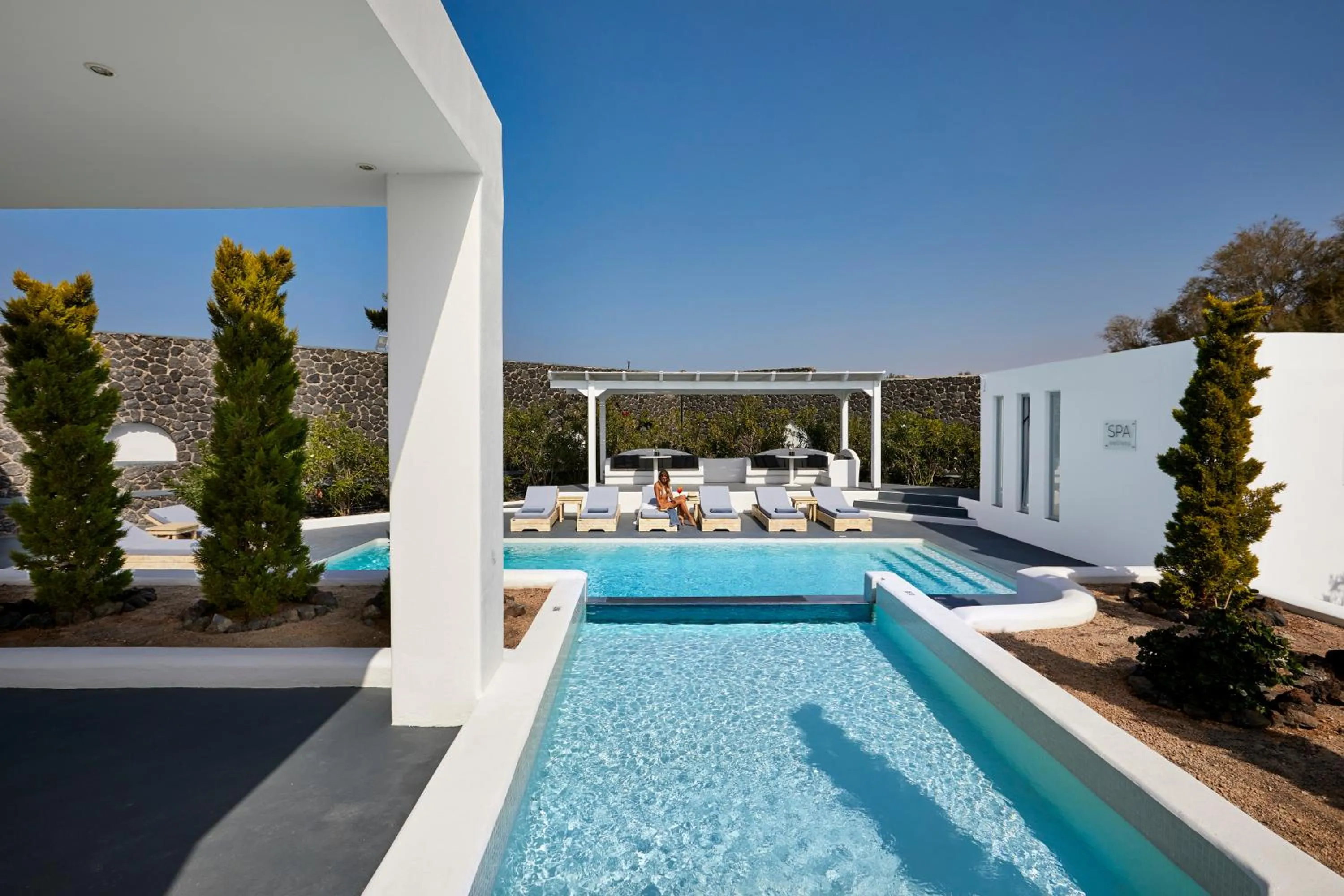 Swimming pool in Santorini Princess Presidential Suites