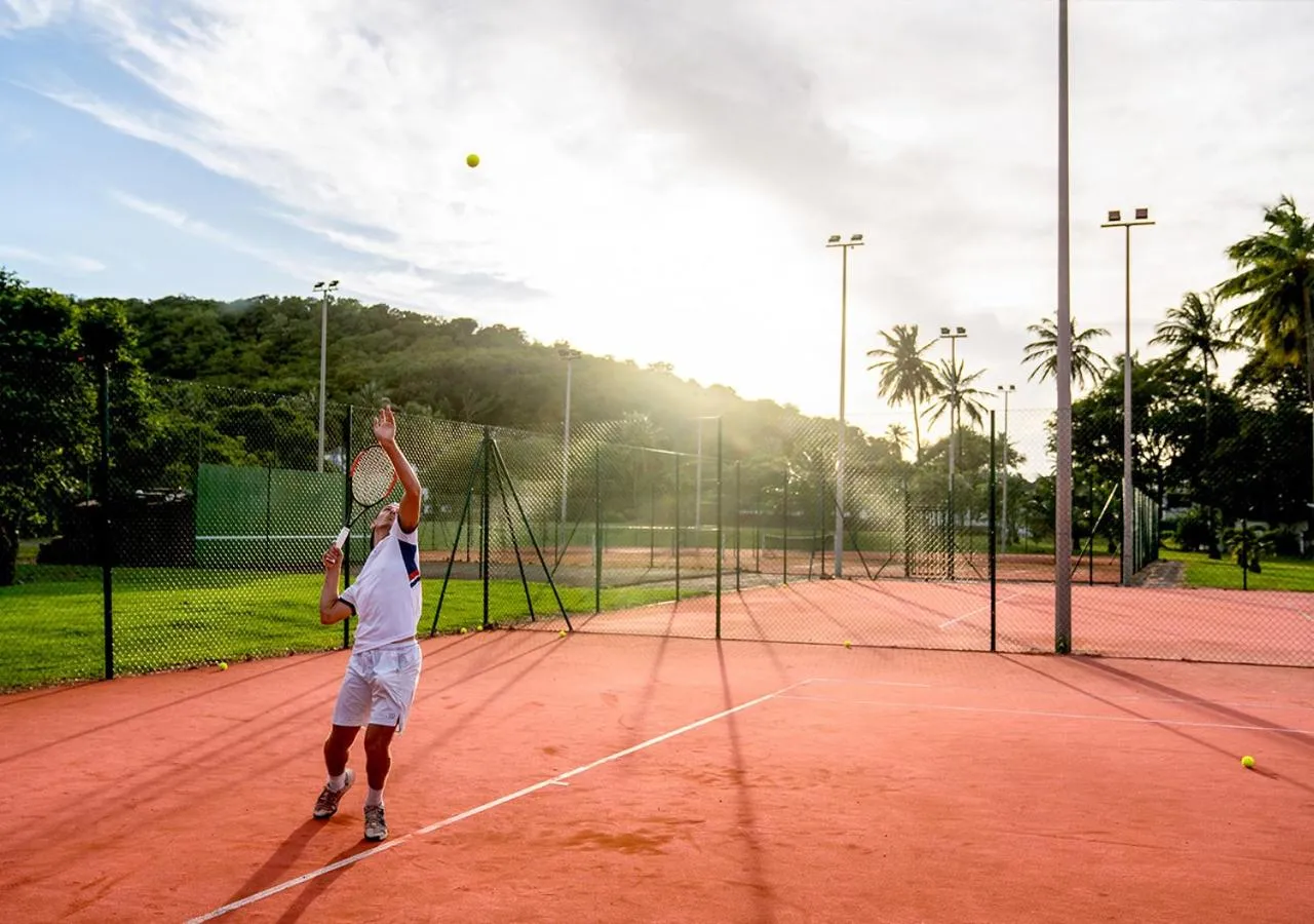 Tennis court in Langley Resort Fort Royal