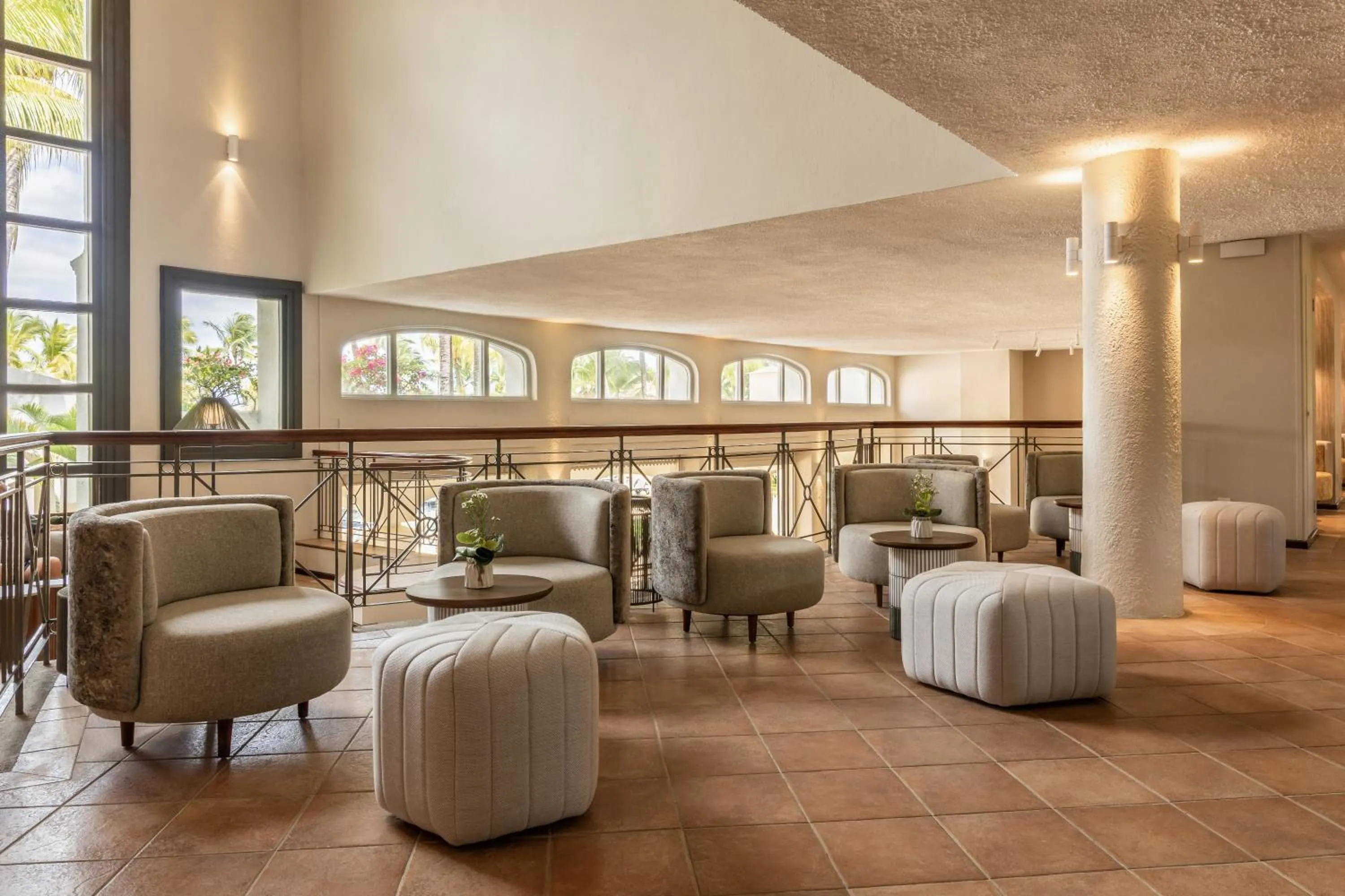 Lobby or reception in Mauricia Beachcomber Resort & Spa