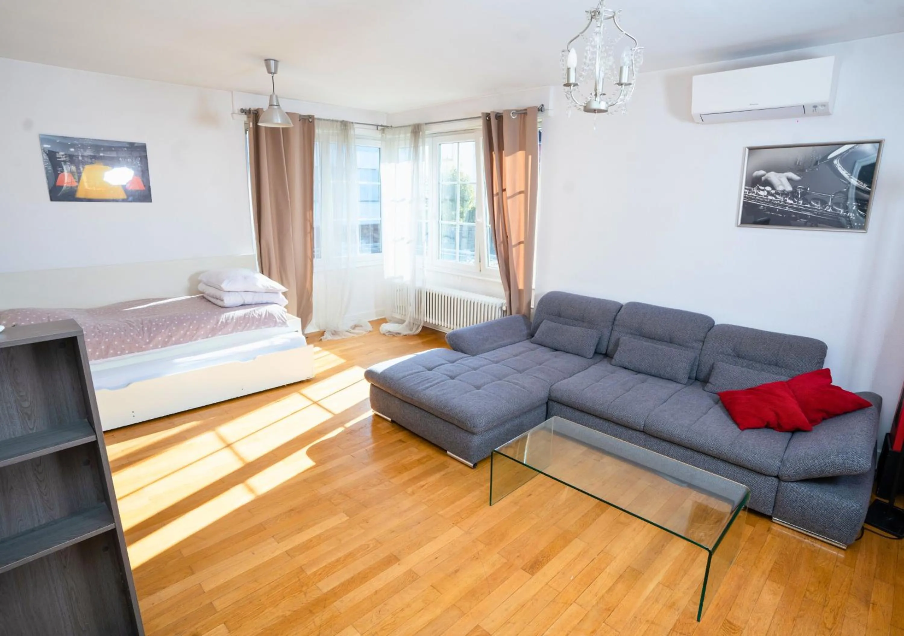 Bed in Charmant appartement avec terrasse dans villa