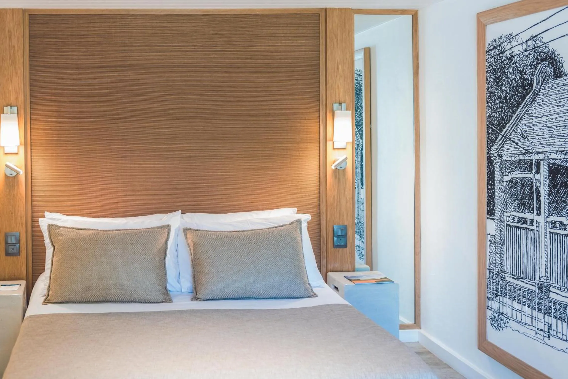 Bed in Canonnier Beachcomber Golf Resort & Spa