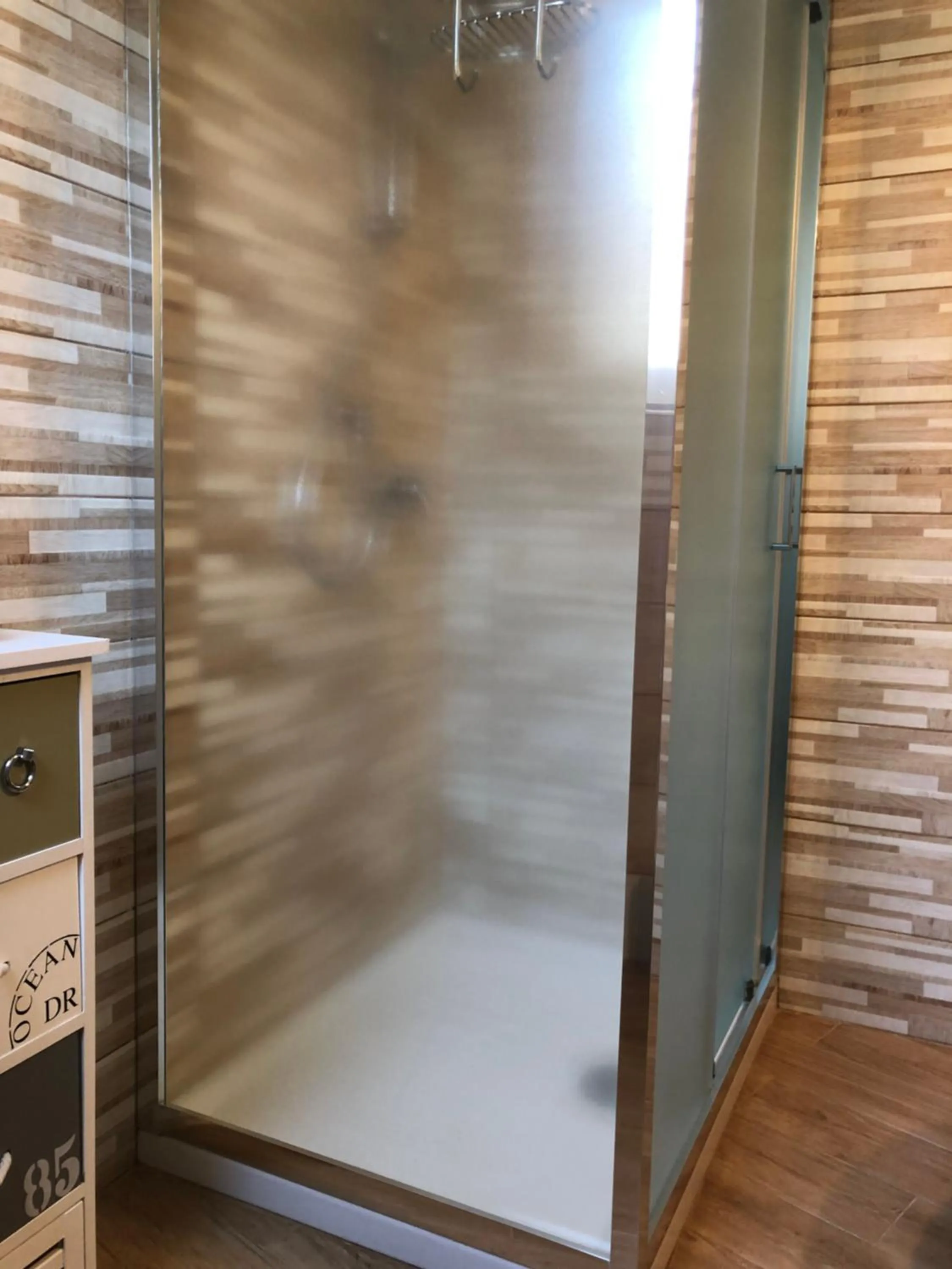 Shower in Montellinos Suite Tortora