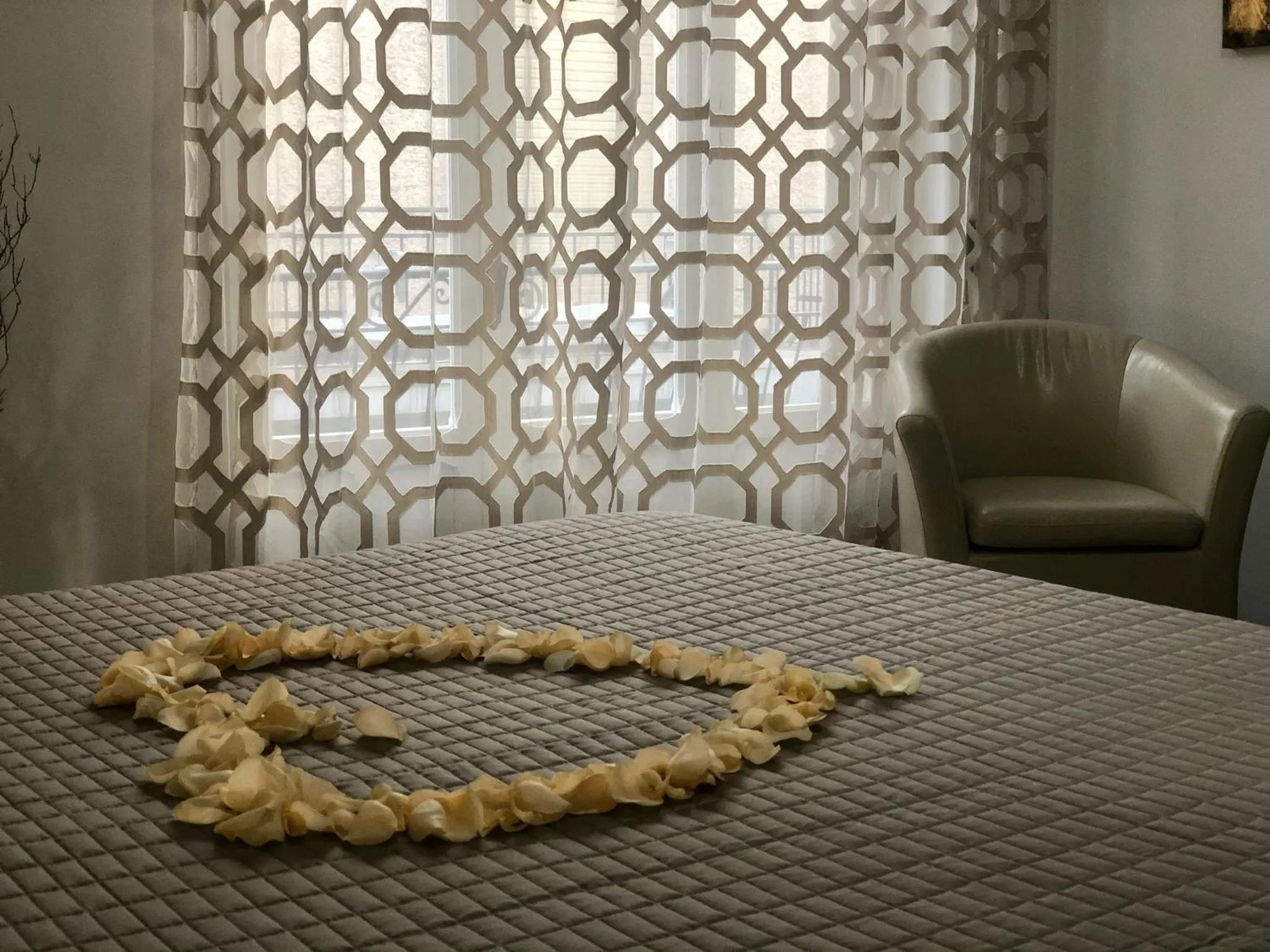 Bed in Montellinos Suite Tortora