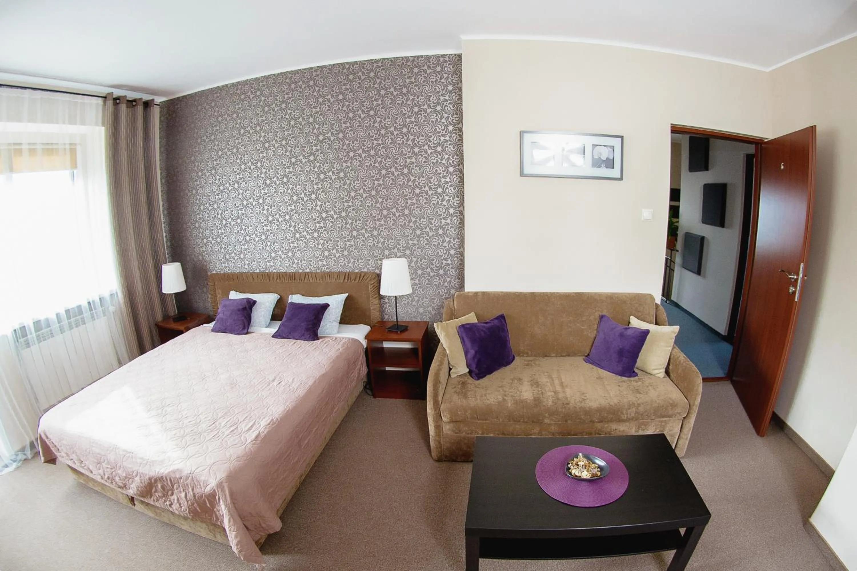 Photo of the whole room, Bed in Villa Green