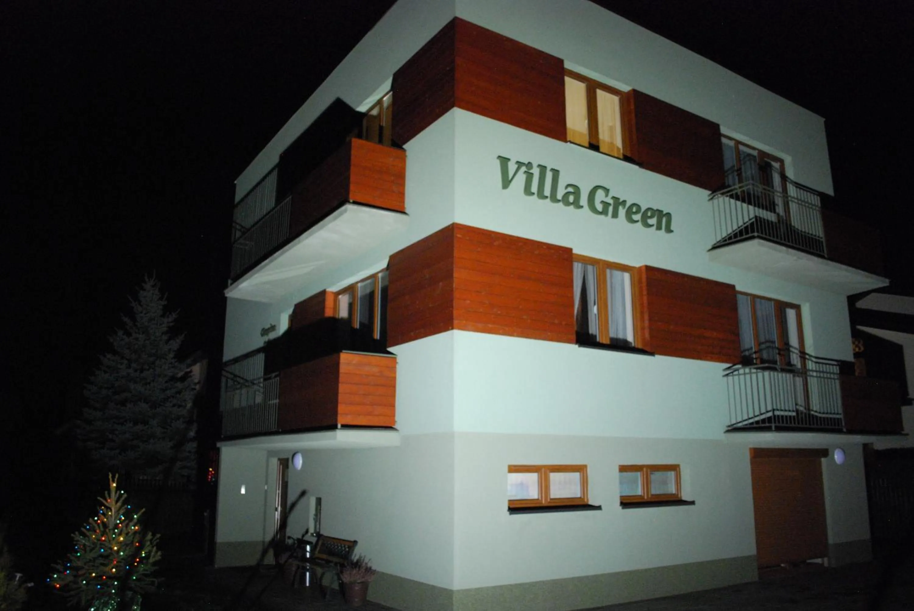 Facade/entrance in Villa Green