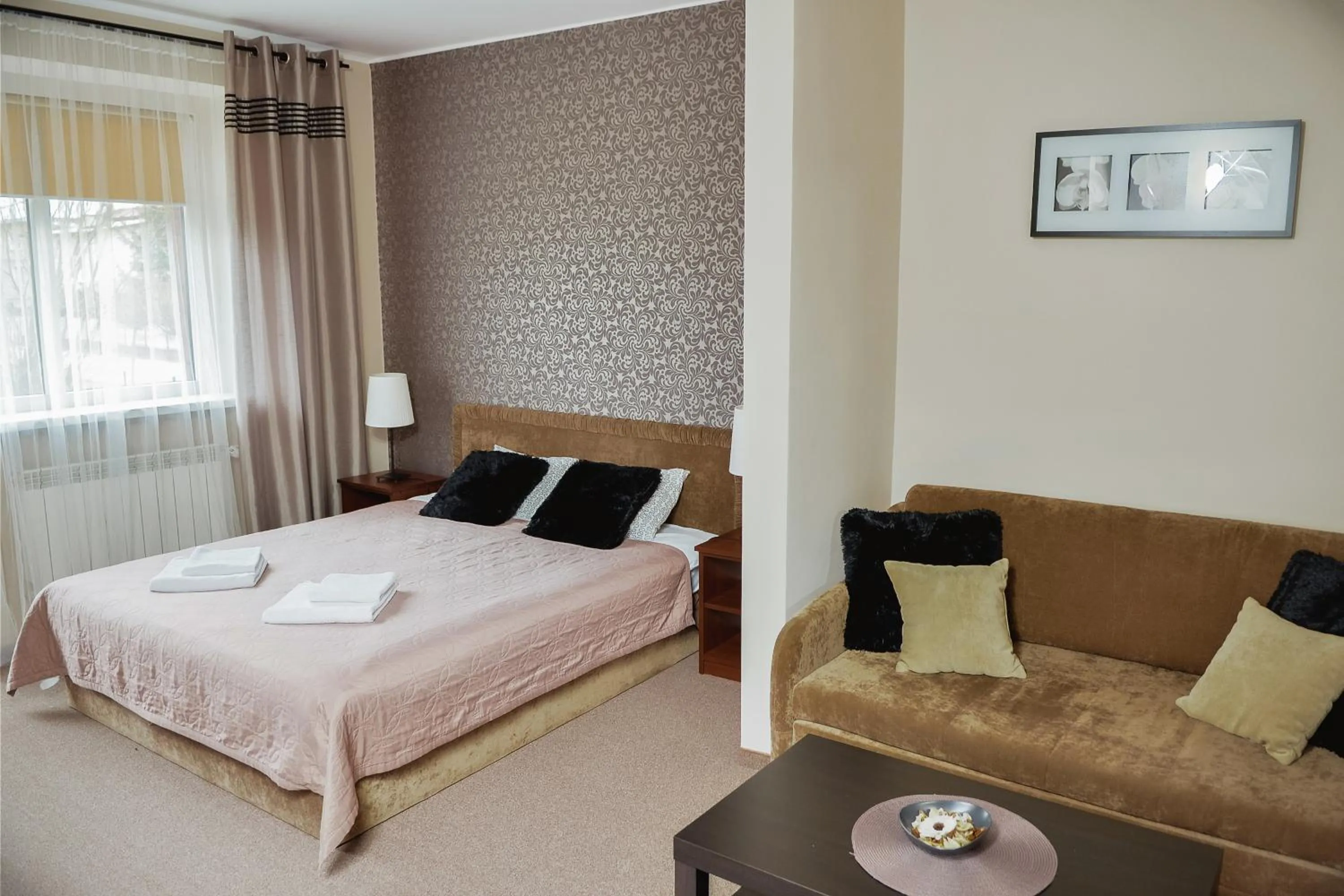 Photo of the whole room, Bed in Villa Green