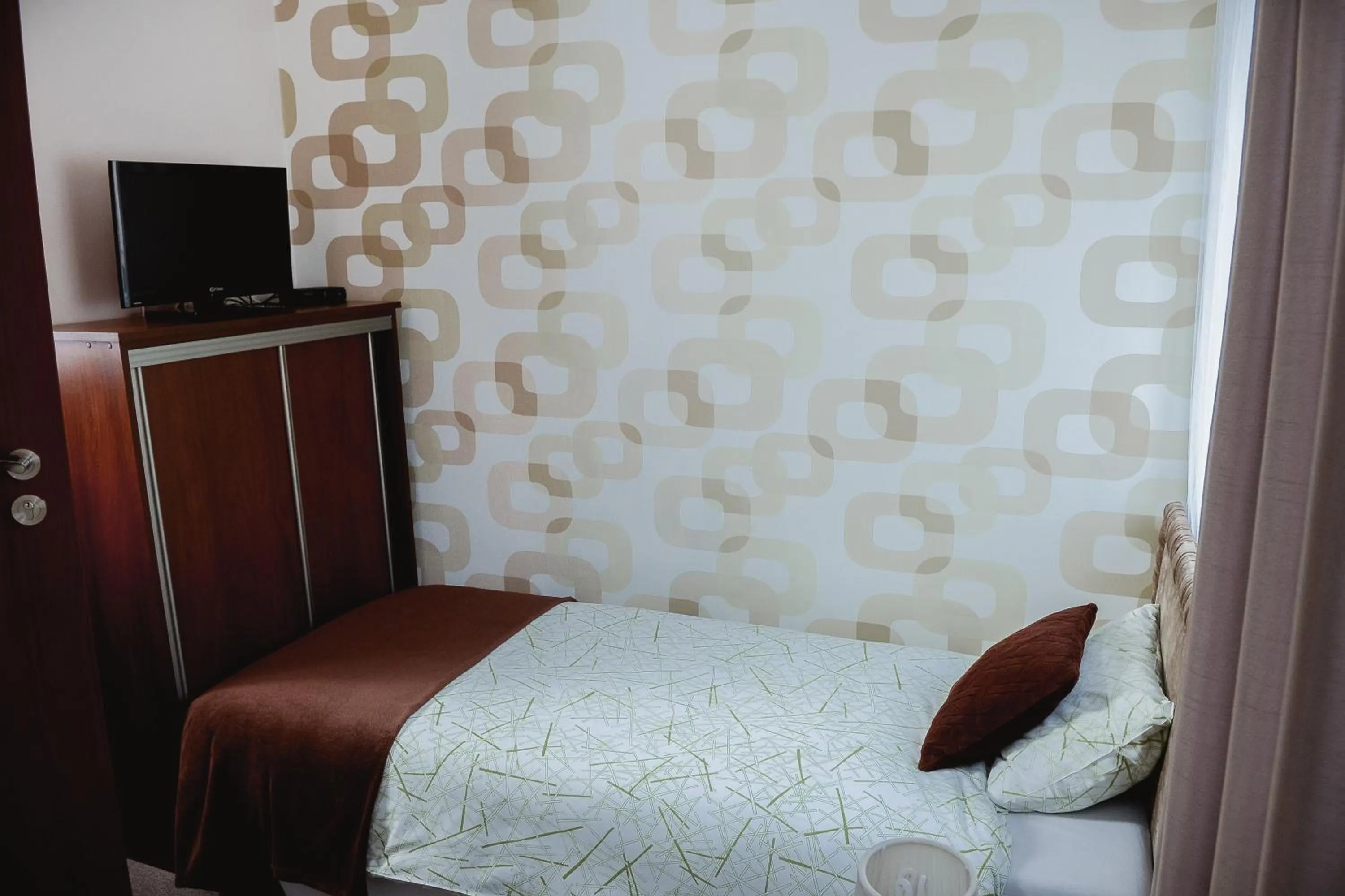 Photo of the whole room, Bed in Villa Green