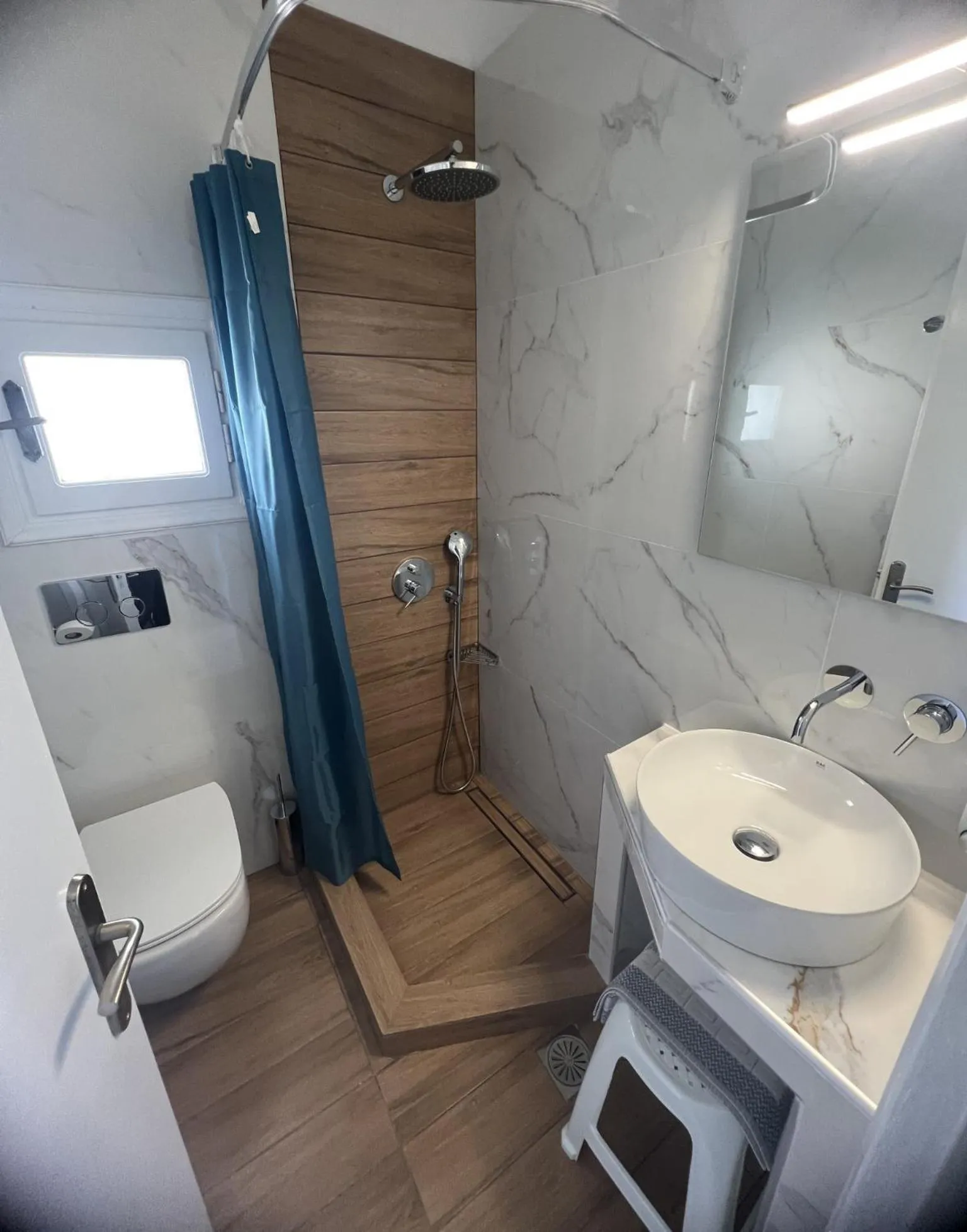 Bathroom in Georgia Studios