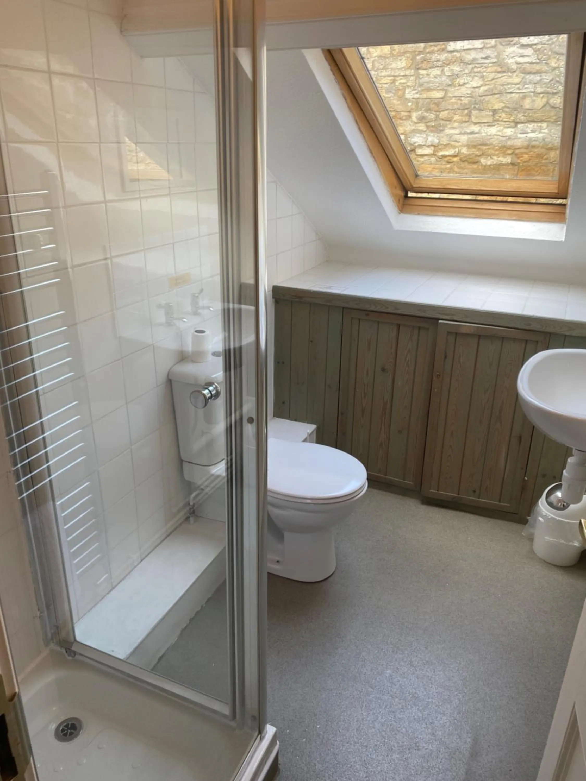 Bathroom in The Elks Head Inn